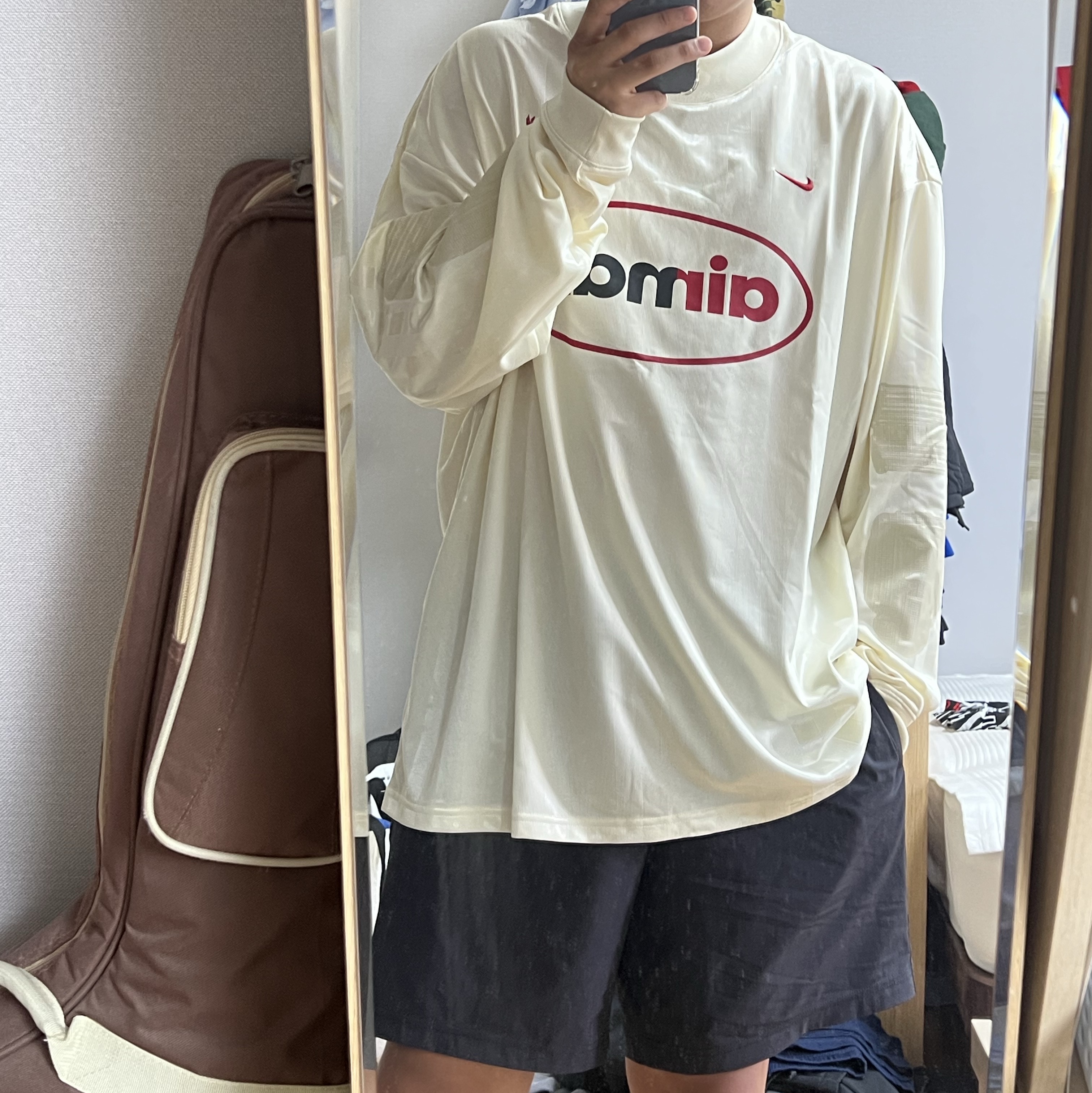 Nike Liverpool FC Culture of Football Special Edition Dri-Fit Soccer Long Sleeve Top Coconut Milk Gym Red, Nike Unstructured Dri-Fit Club Cap Black 착용 스타일 - 1