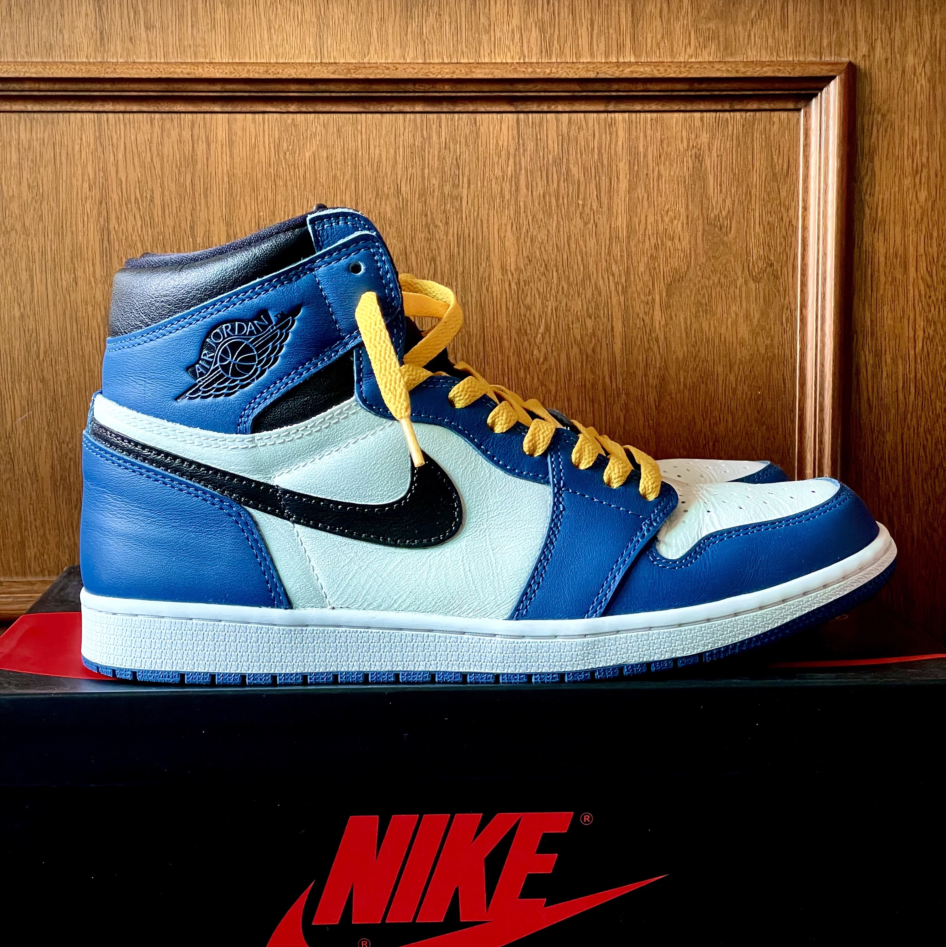 Jordan 1 Retro High OG Dark Marina Blue 착용 스타일 - 3