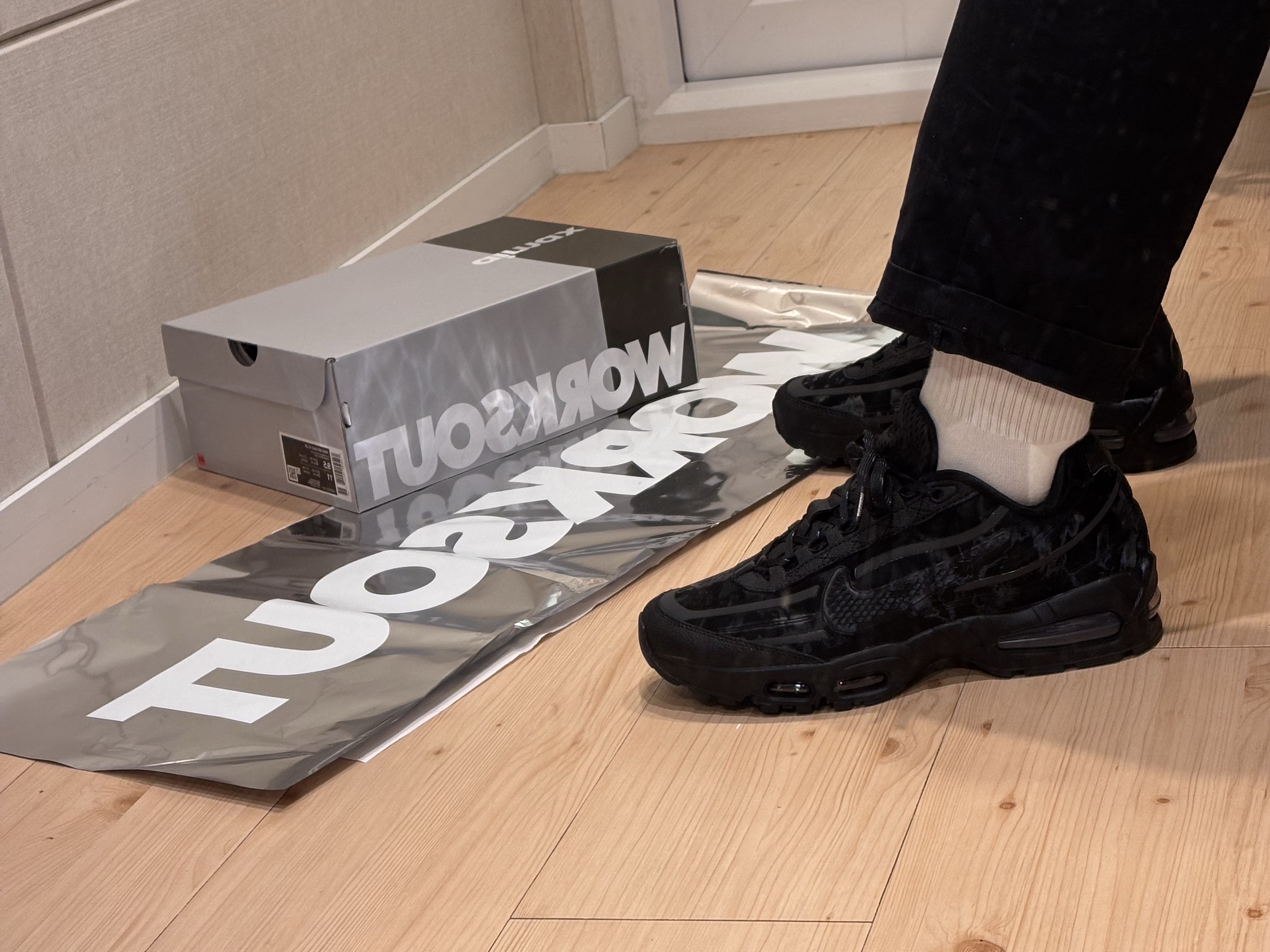 Nike x Worksout Air Max 95 Black Anthracite 착용 스타일 - 3