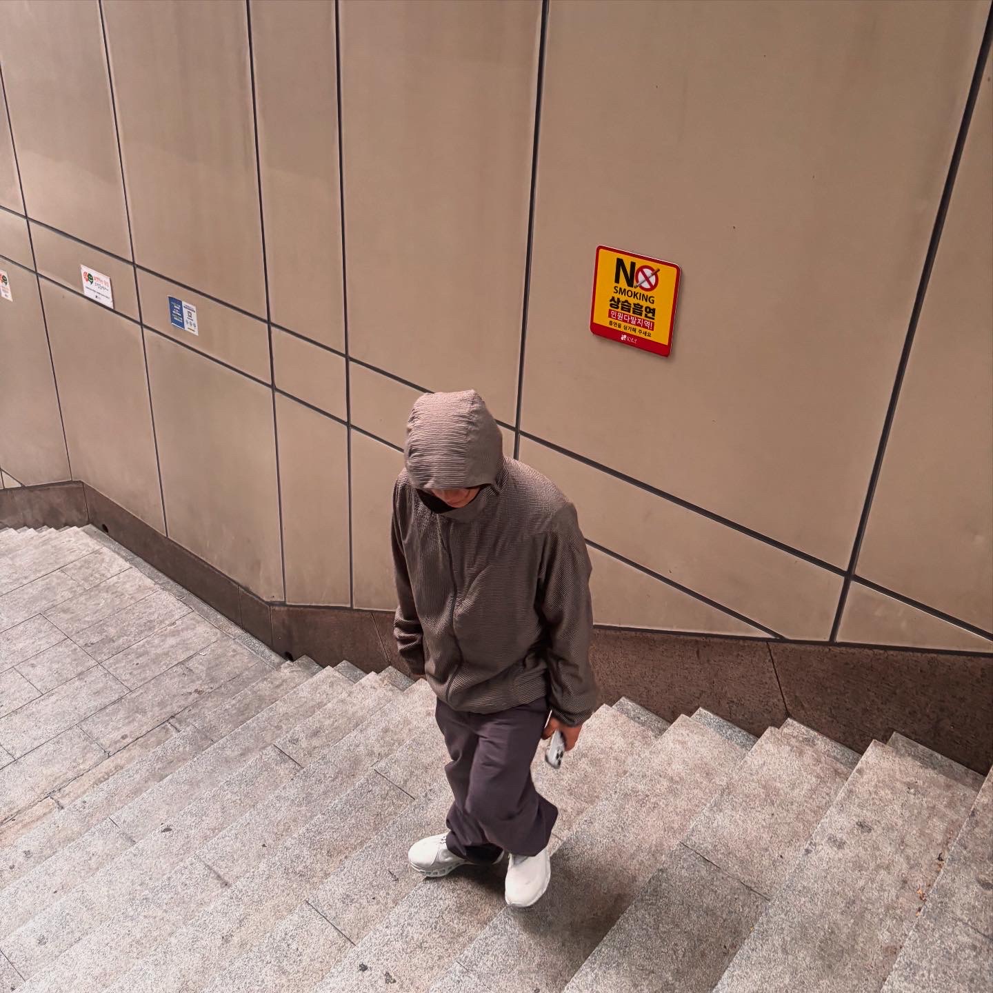 On Running x Post Archive Faction (Paf) Cloudmonster 2 Vapor Frost, Post Archive Faction (Paf) 8.0 Trousers Right Purple 착용 스타일 - 2