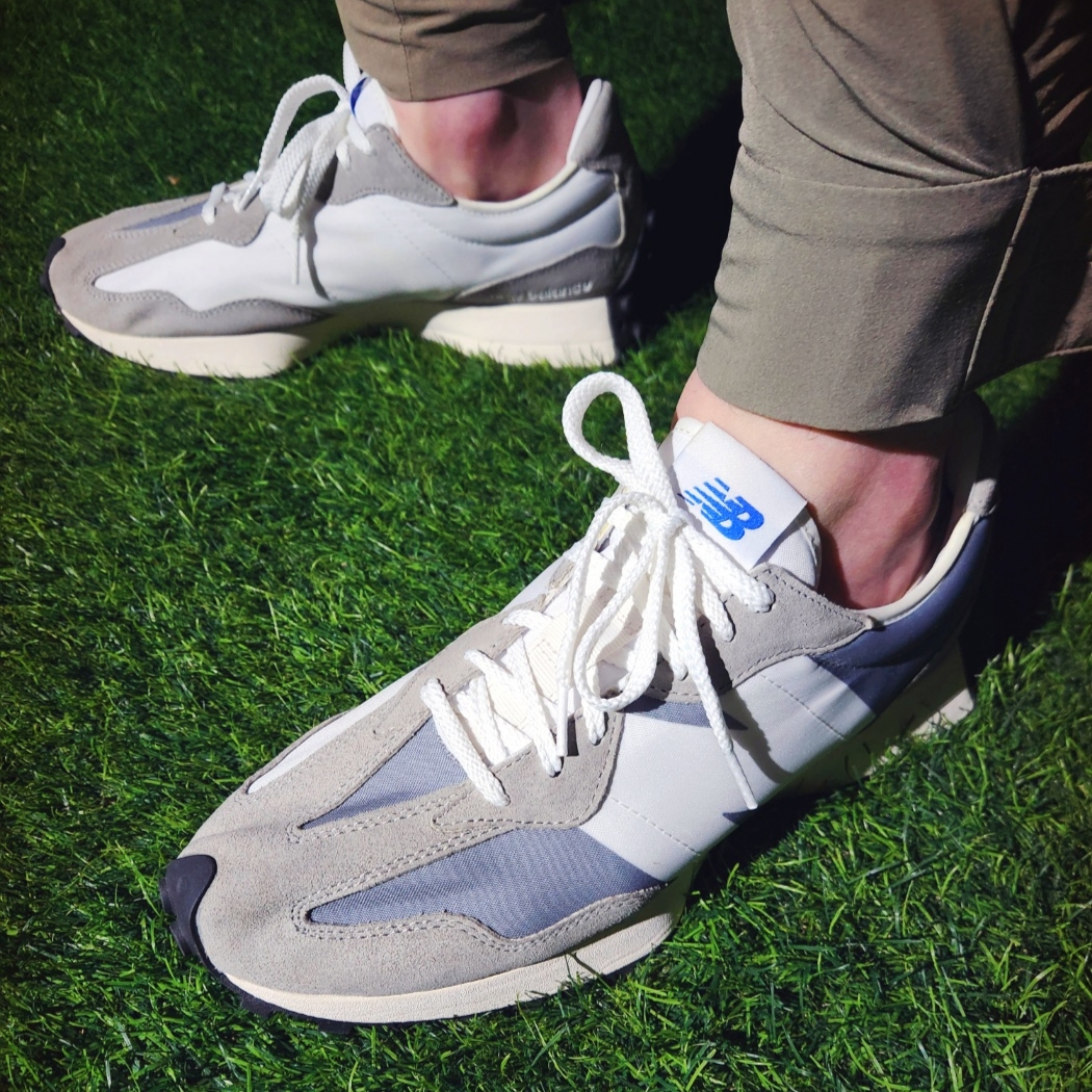 New Balance 327 Grey 착용 스타일 - 5
