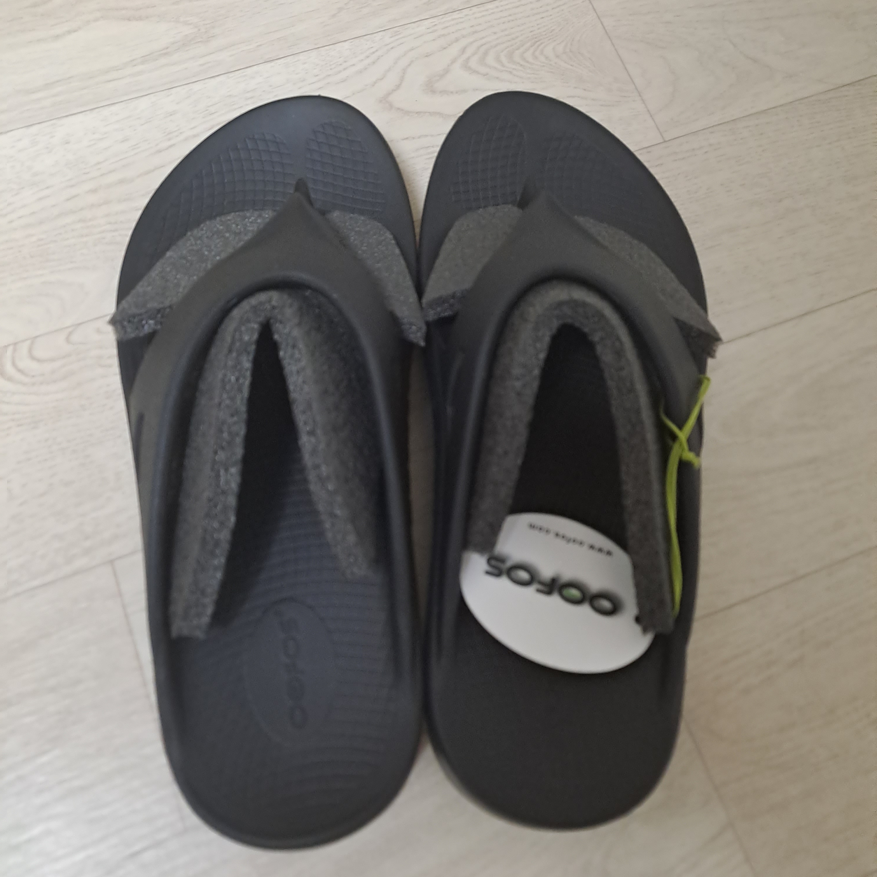 Oofos OOriginal Black 착용 스타일