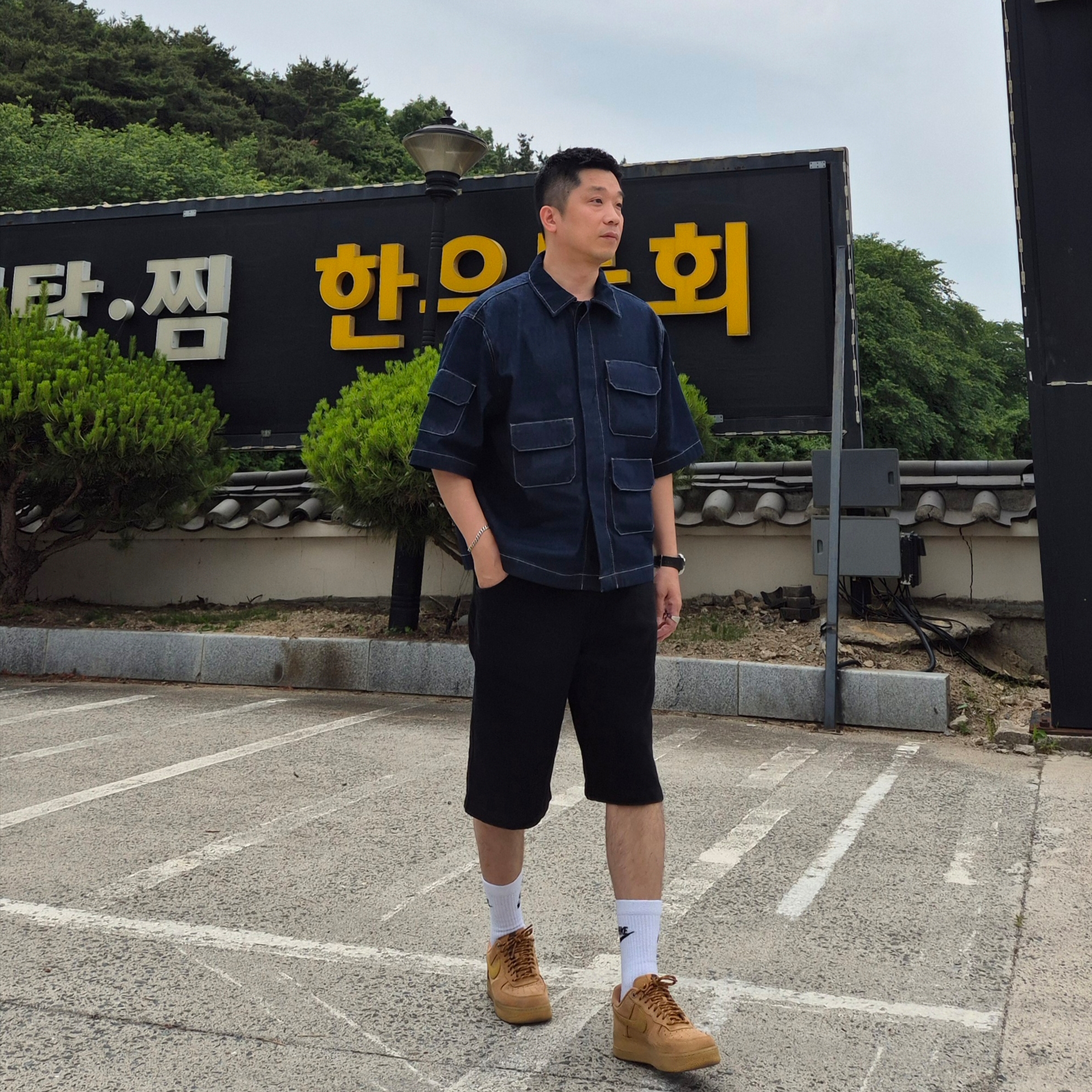 Nike Air Force 1 '07 WB Flax, Casio G-Shock GM-2100-1A 착용 스타일 - 1