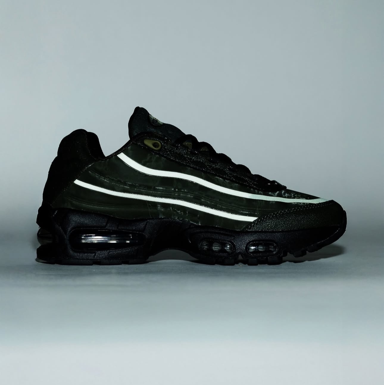 Nike x Worksout Air Max 95 Medium Olive and Sequoia 착용 스타일 - 2