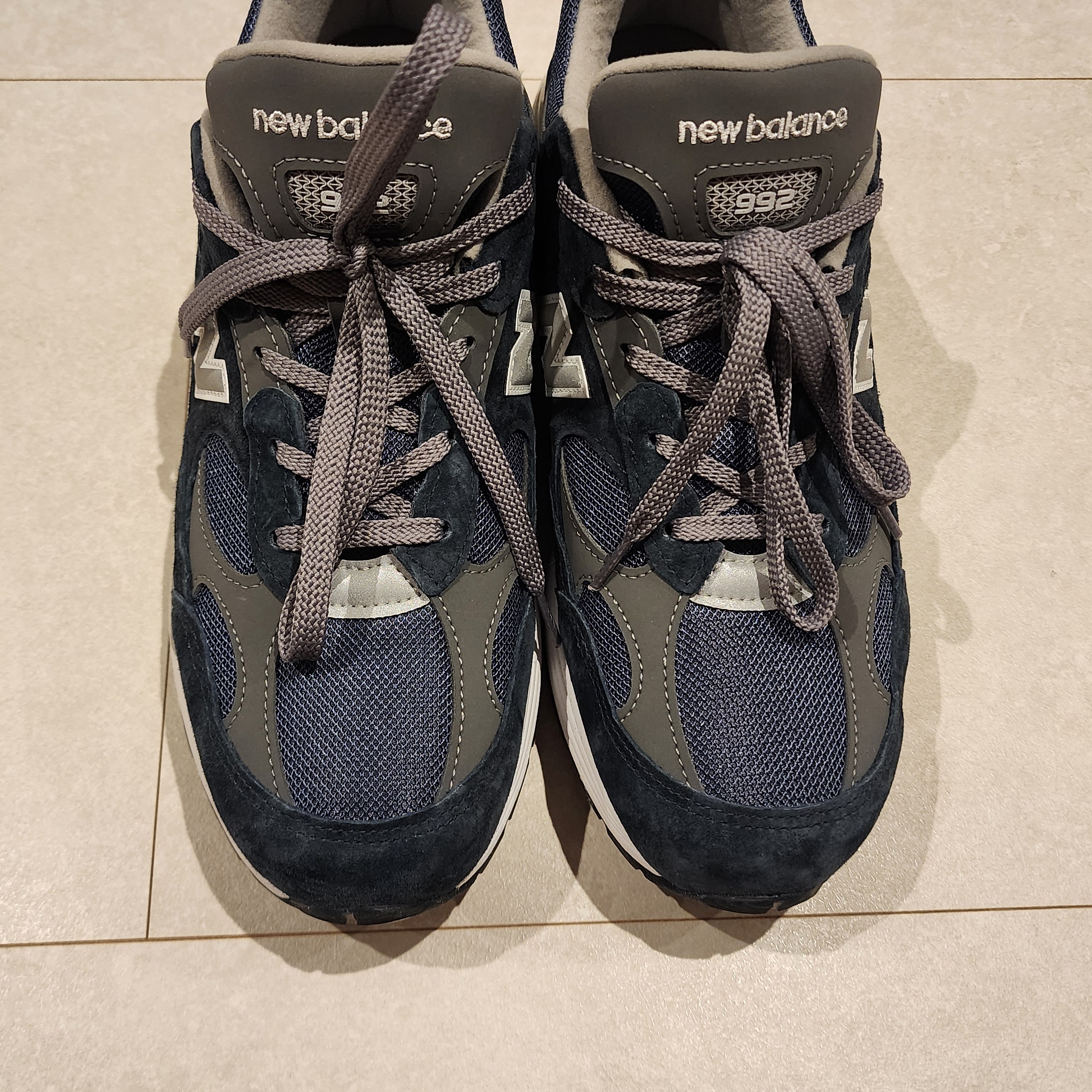 New Balance 992 Made in USA Core Navy 착용 스타일 - 3
