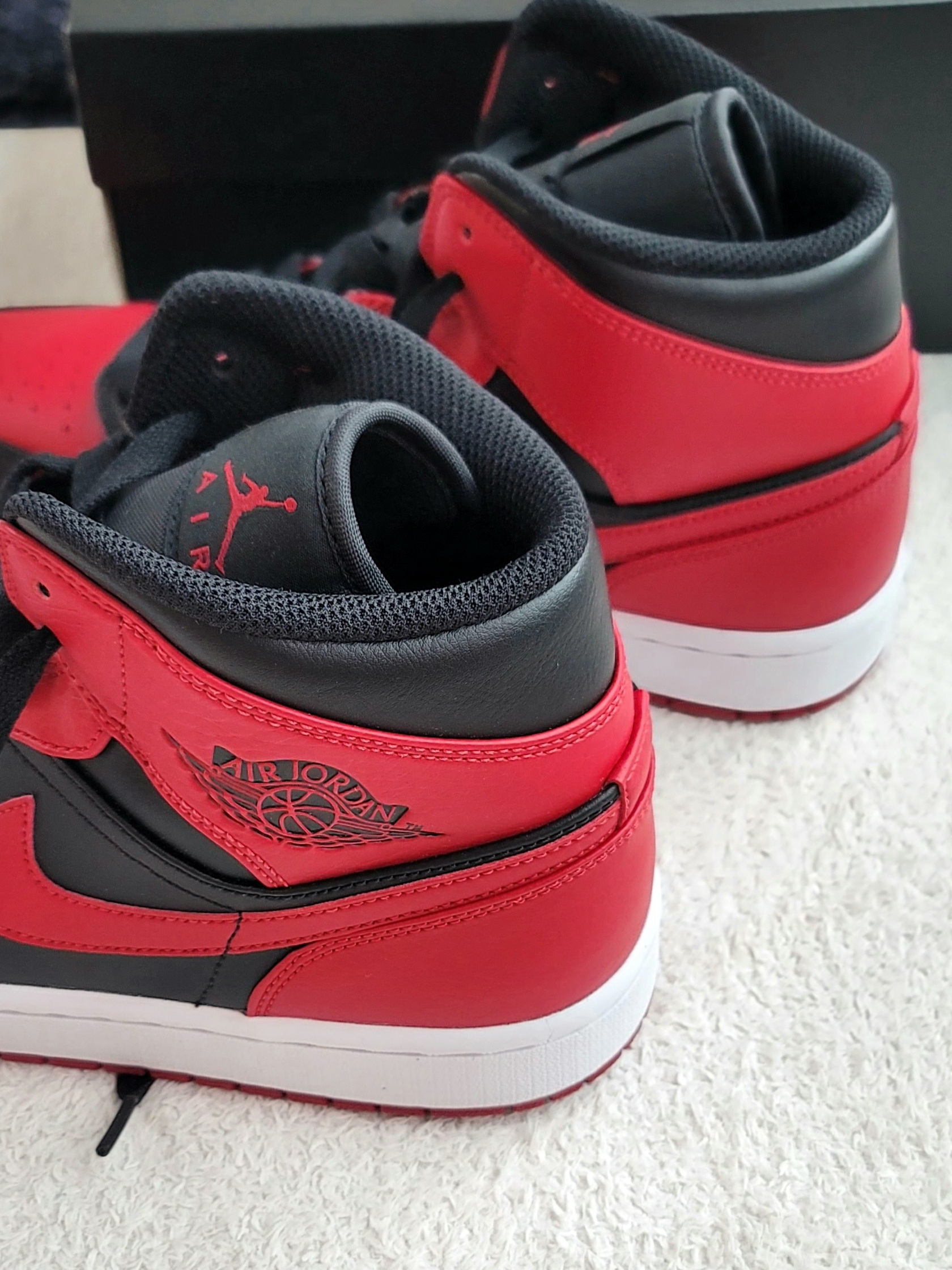 Jordan 1 Mid Bred Banned 2020 착용 스타일 - 4