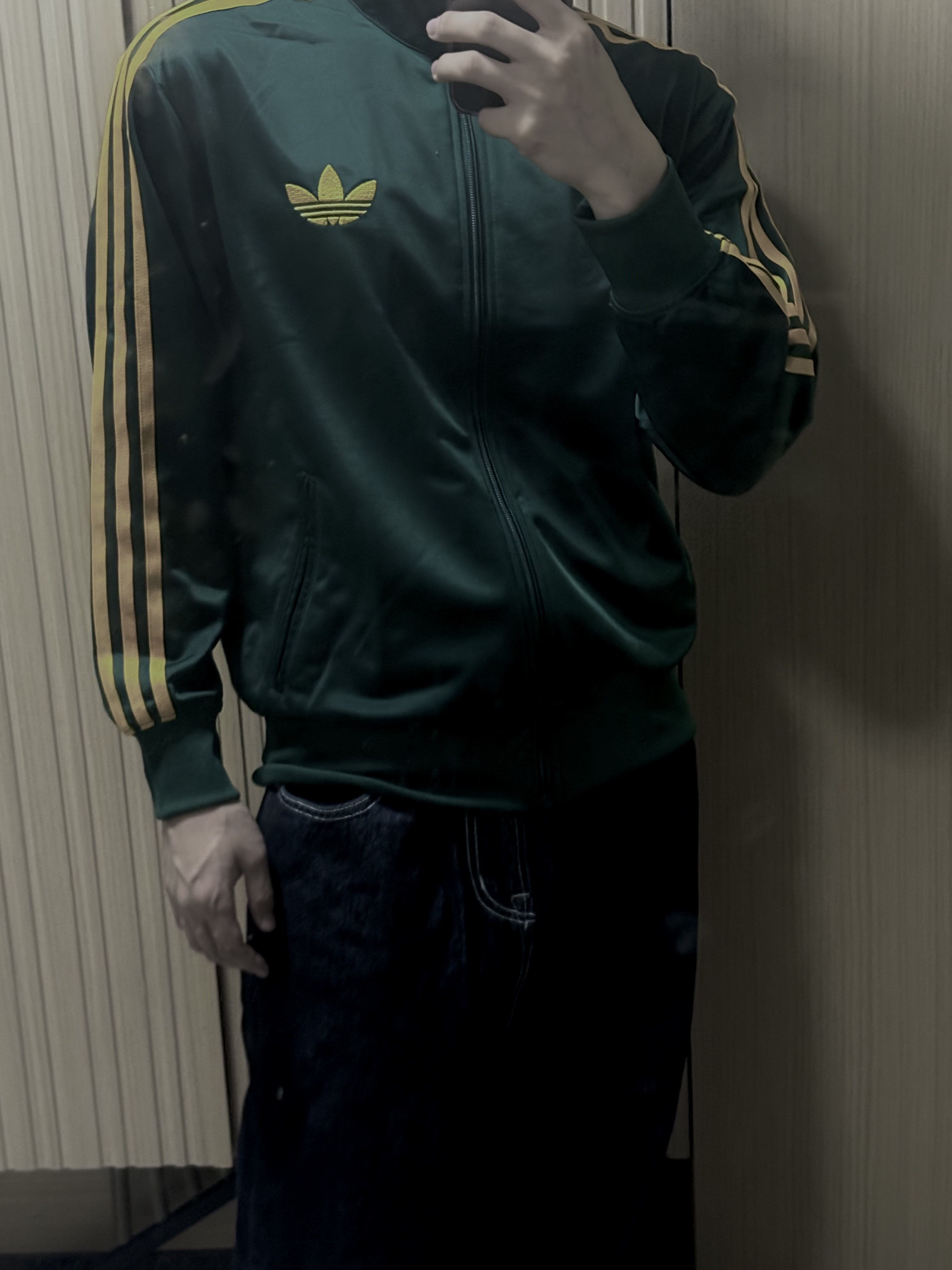 (W) Adidas Adicolor Classic Firebird Loose Track Top Collegiate Green Crew Yellow - KR Sizing 착용 스타일 - 1