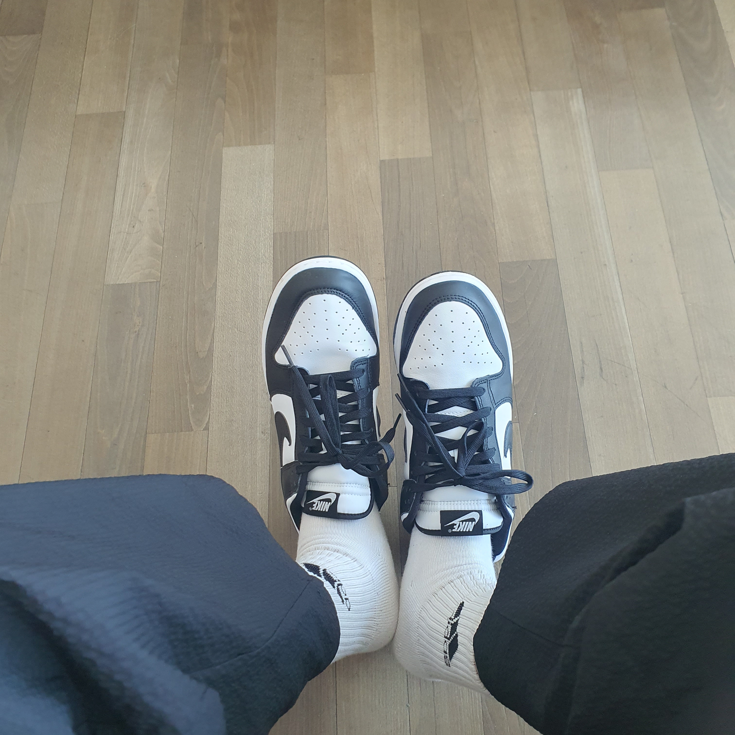 Nike Dunk Low Retro Black 착용 스타일