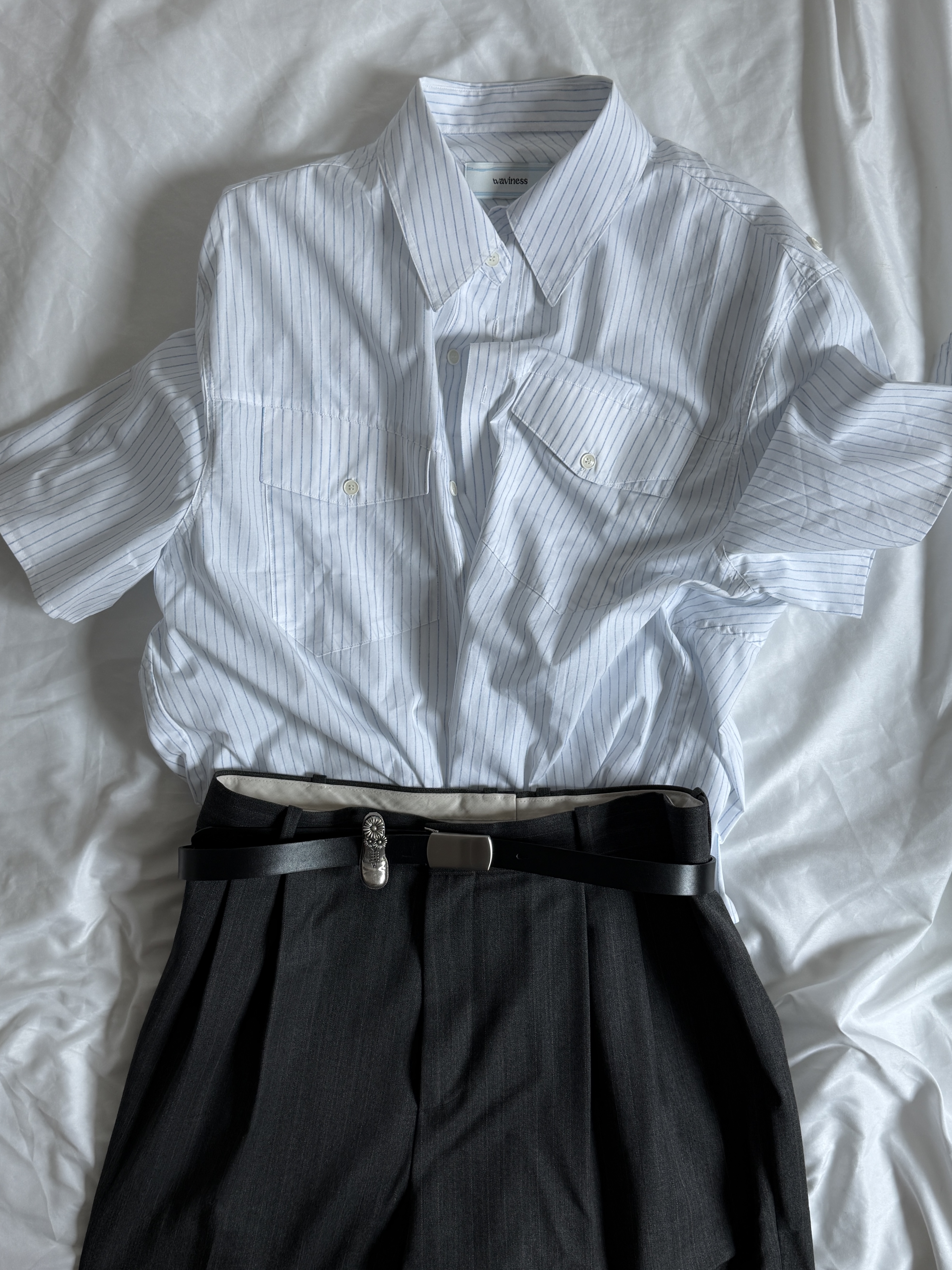 Waviness Horizon Stripe Half shirts Blue Stripe, Waviness Flower Derby Tie Pin 착용 스타일 - 1