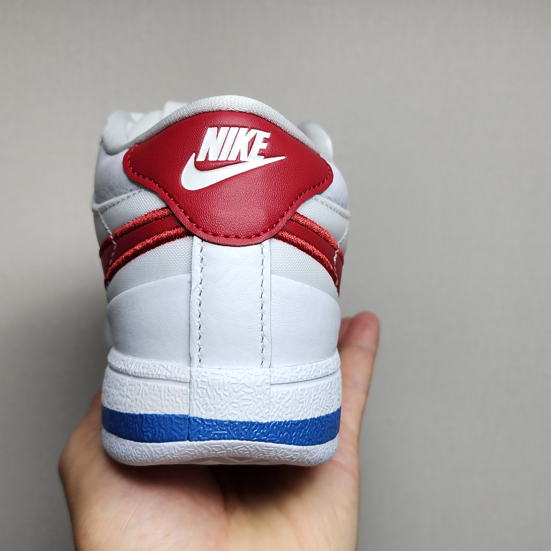 Nike Book 1 EP Forrest Gump 착용 스타일
