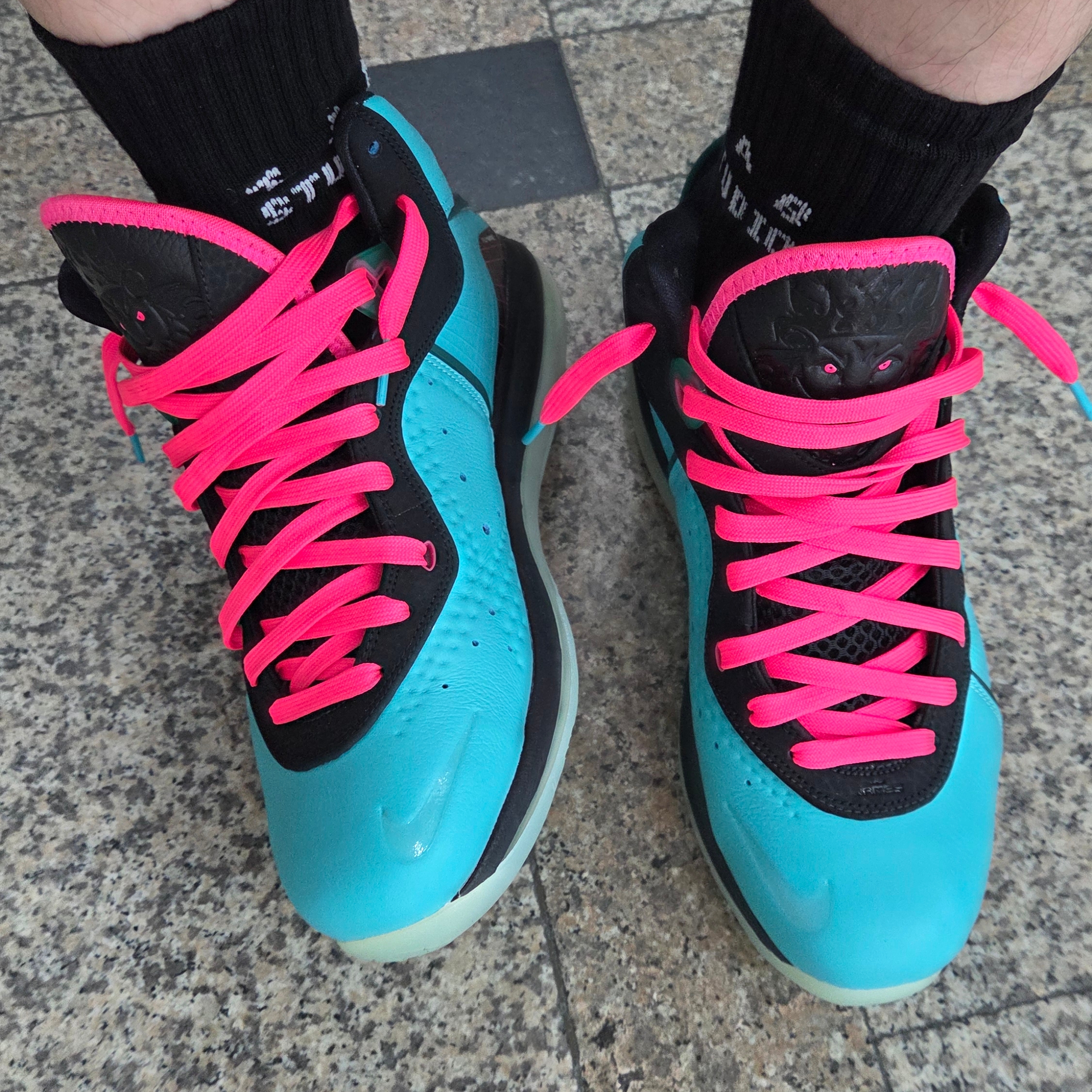 Nike LeBron 8 QS South Beach 2021, IAB Studio Socks Pack White Black 착용 스타일 - 1