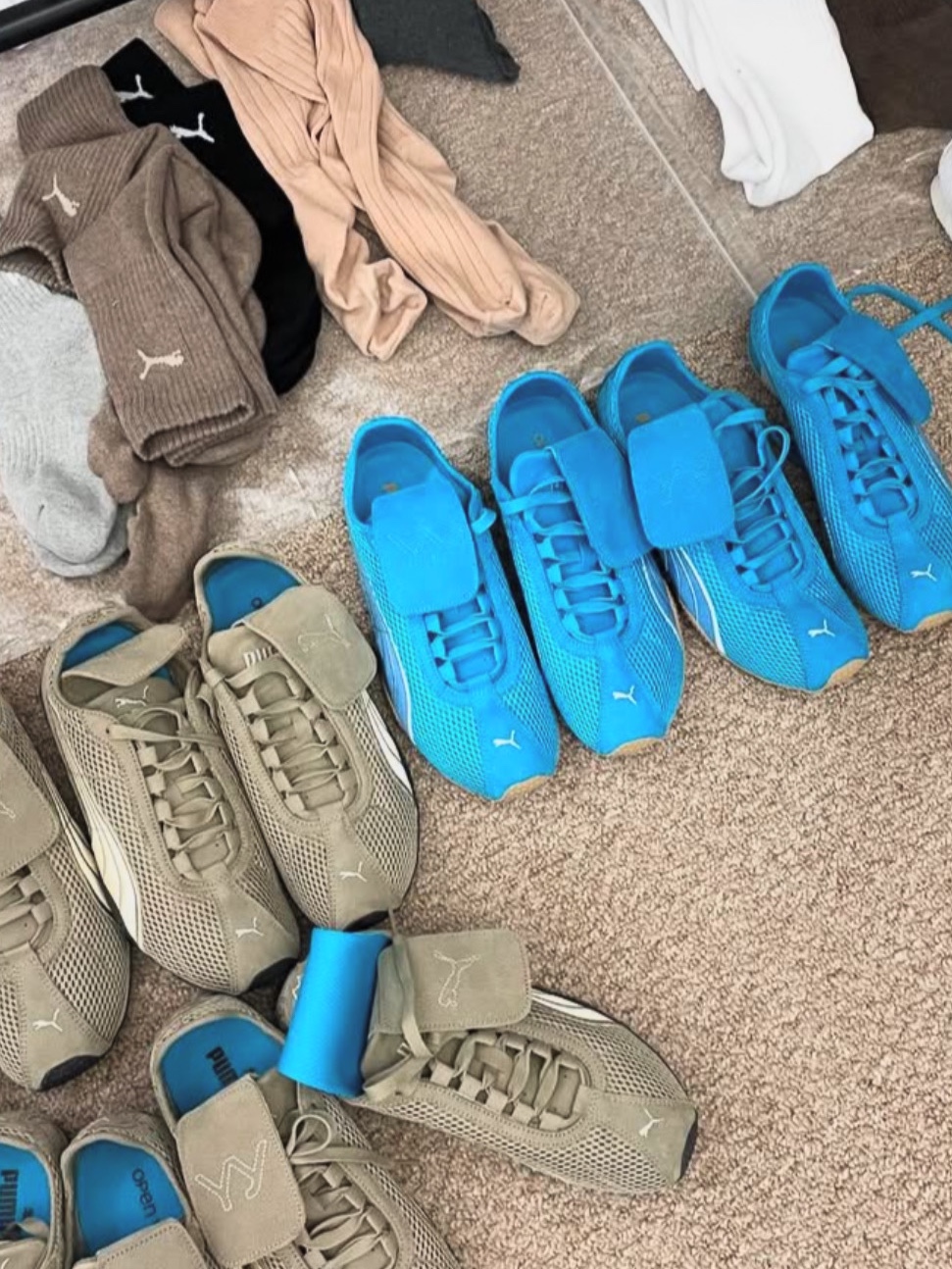 Puma x Open Yy H-street Oak Branch Creamy Vanilla, Puma x Open Yy H-street Hyperlink Blue 착용 스타일 - 8