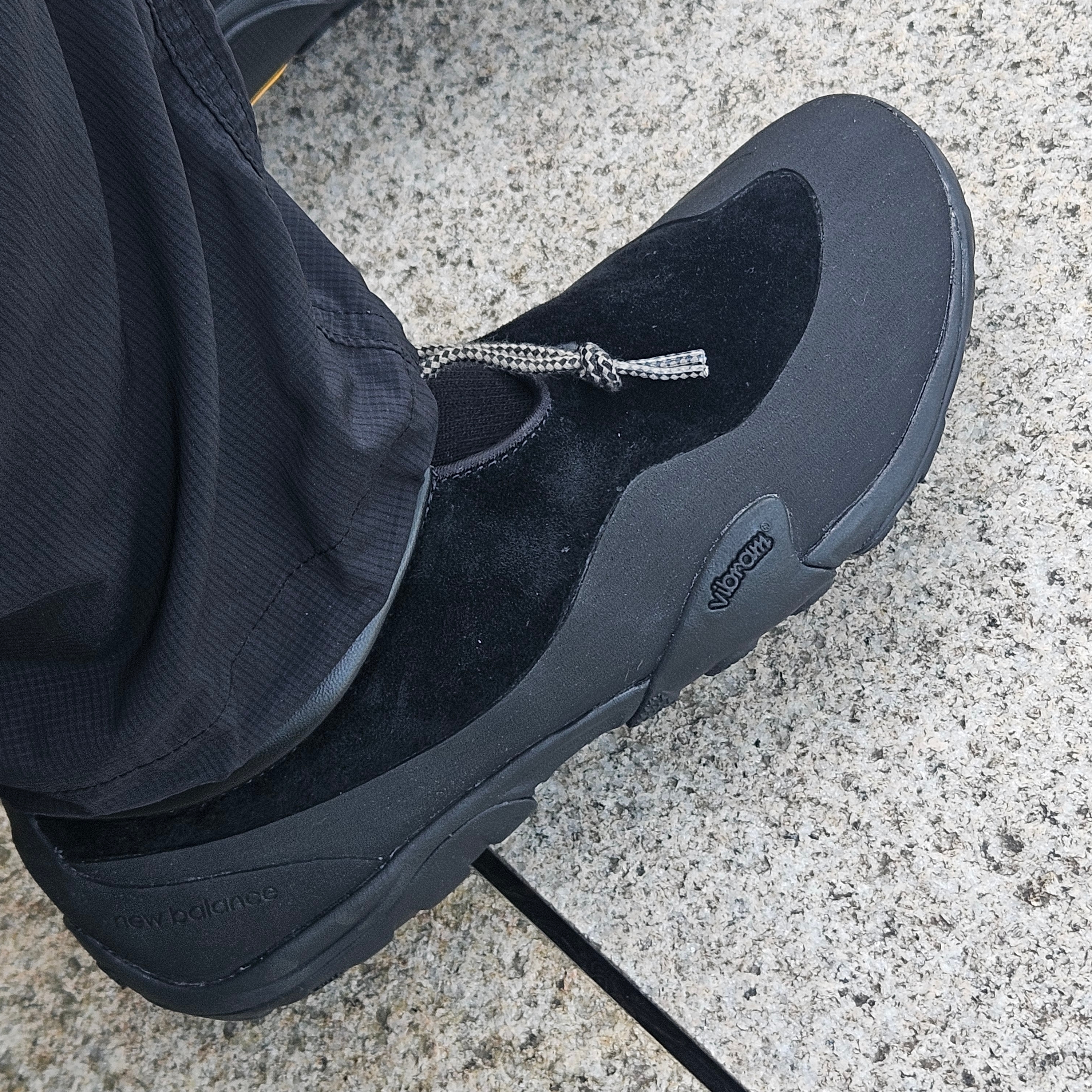 New Balance x Tokyo Design Studio MT10T Black Dockside, Vibram Fivefingers V-Trek Black 착용 스타일 - 2