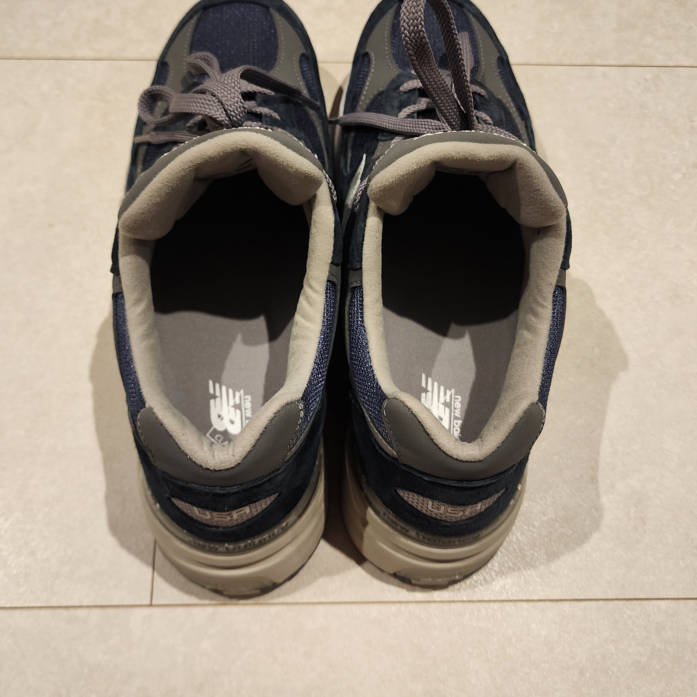 New Balance 992 Made in USA Core Navy 착용 스타일 - 1