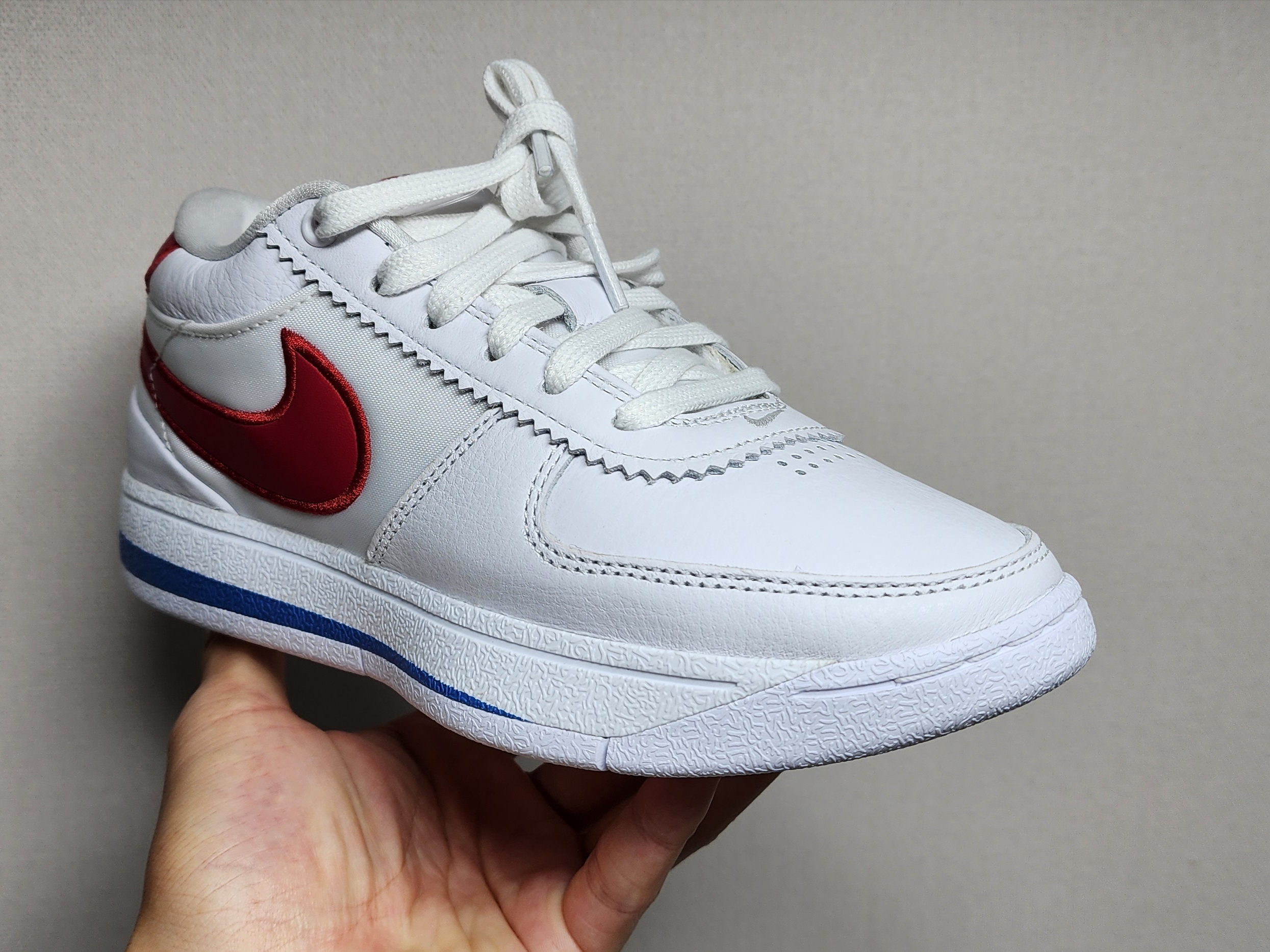 Nike Book 1 EP Forrest Gump 착용 스타일