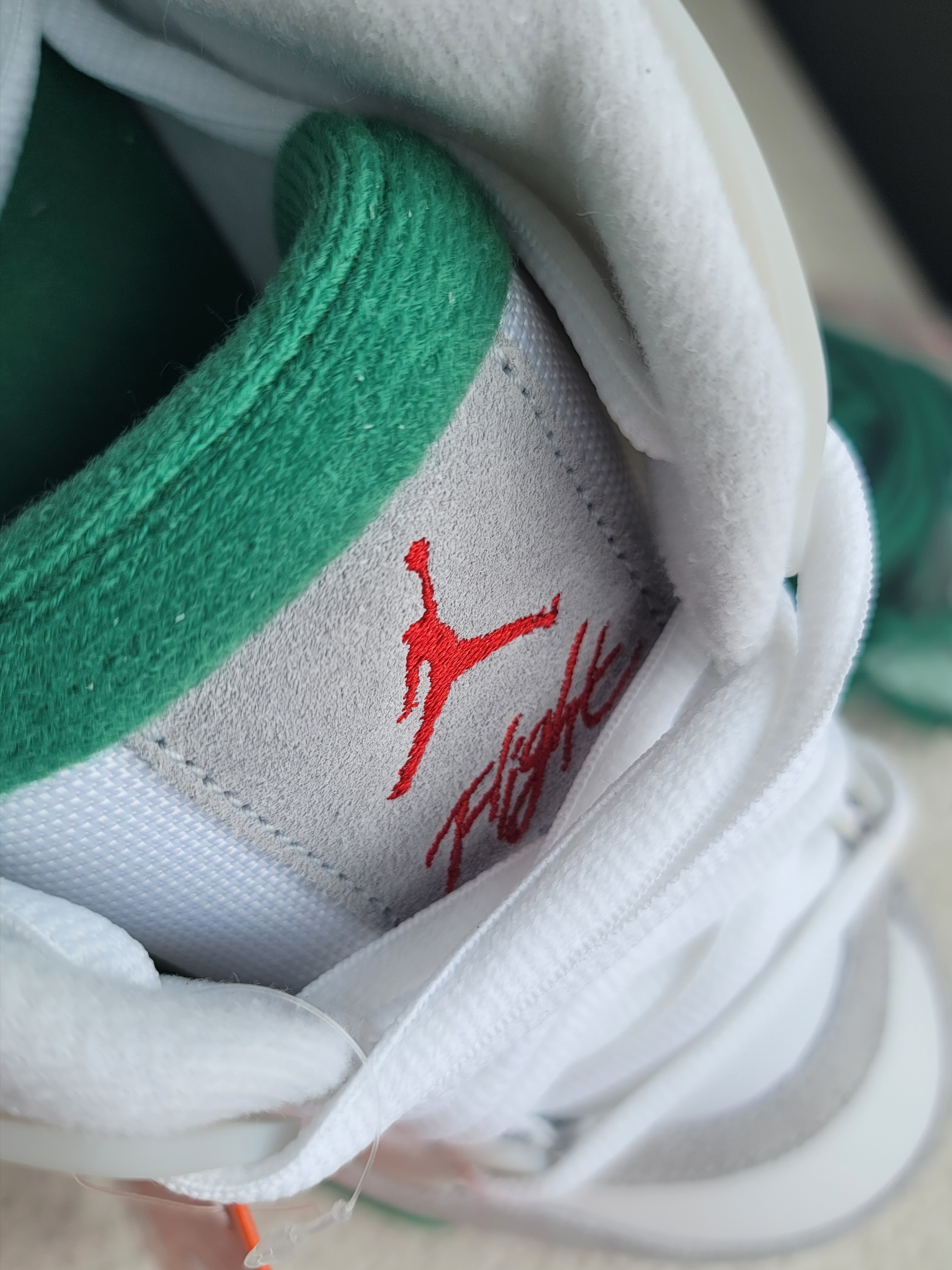 Jordan 4 RM White Pine Green 착용 스타일 - 3