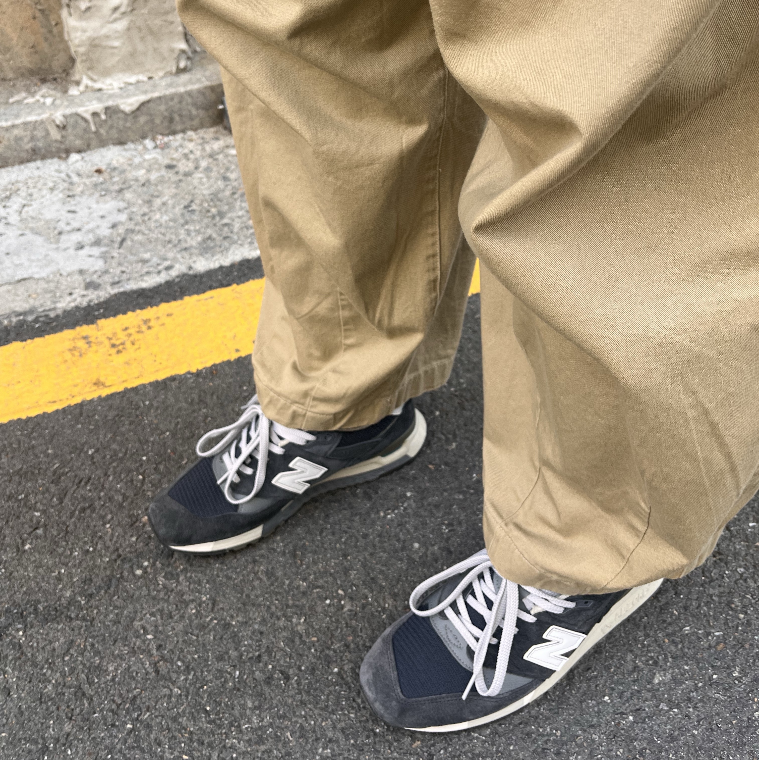 New Balance 998 Made in USA Navy Grey 착용 스타일