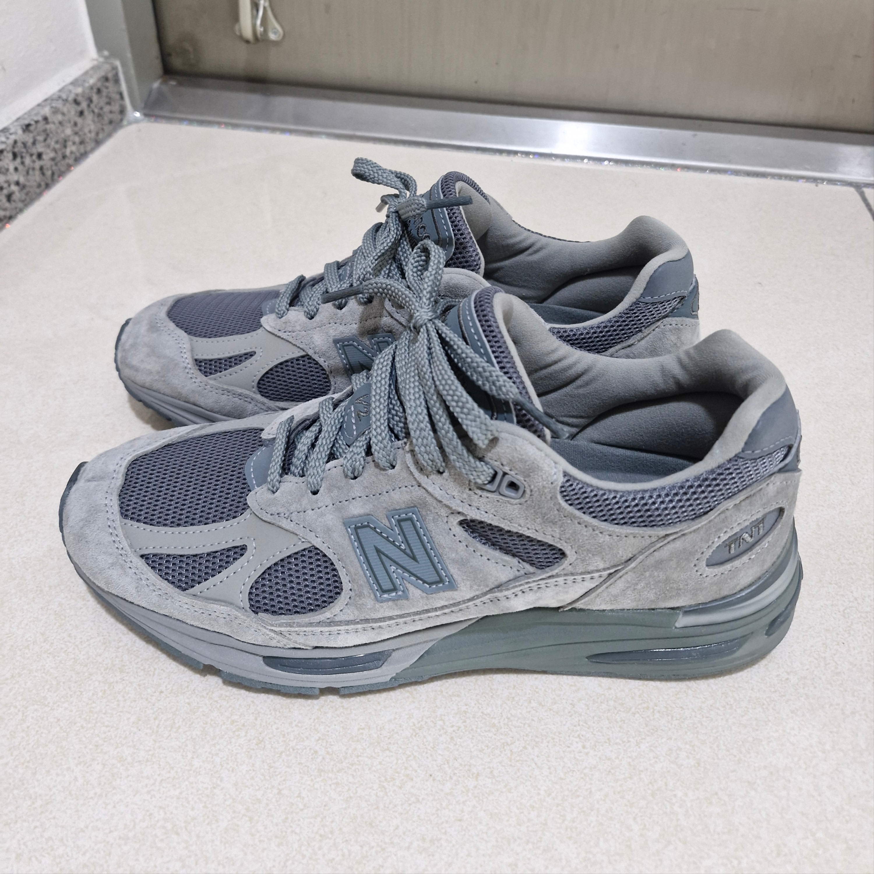 New Balance x Thisisneverthat 991v2 Made in UK Grey 착용 스타일