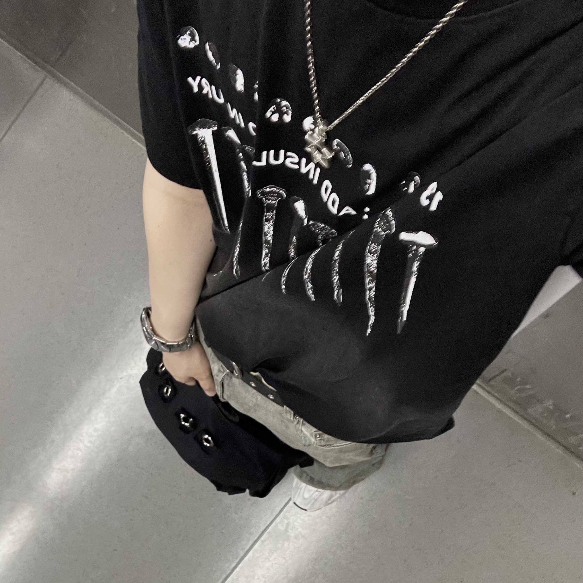 Chrome Hearts Horseshoe Logo Pocket T-Shirt Black, Hansroom Chrome Hearts Star of David Charm 착용 스타일 - 3