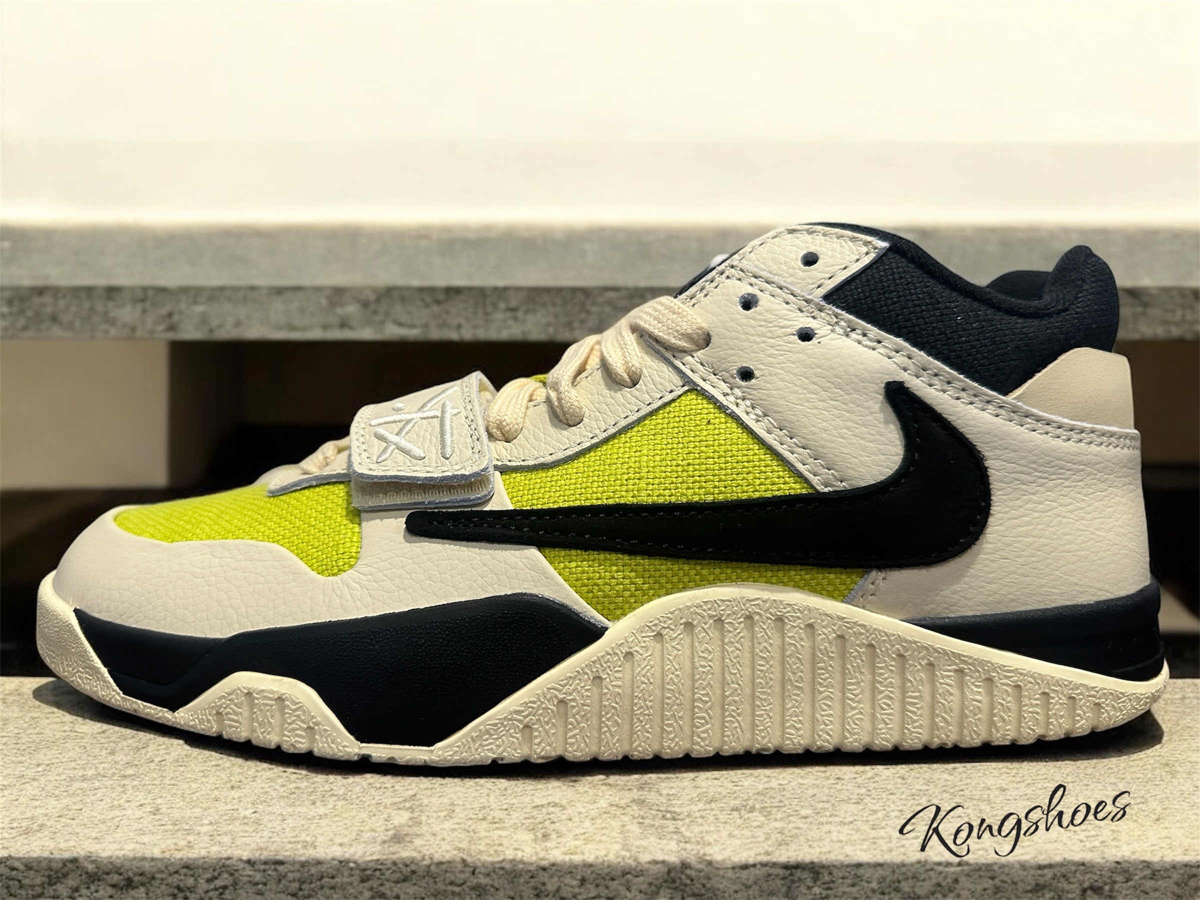 Jordan x Travis Scott Jumpman Jack TR Bright Cactus 착용 스타일