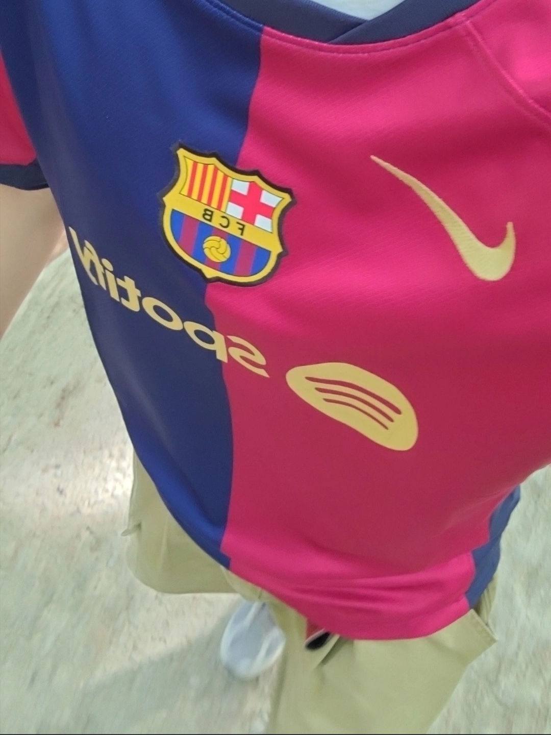 Nike FC Barcelona 2024/25 Dri-Fit Stadium Home Jersey Deep Royal Blue Noble Red (Non Marking Ver.) 착용 스타일 - 1