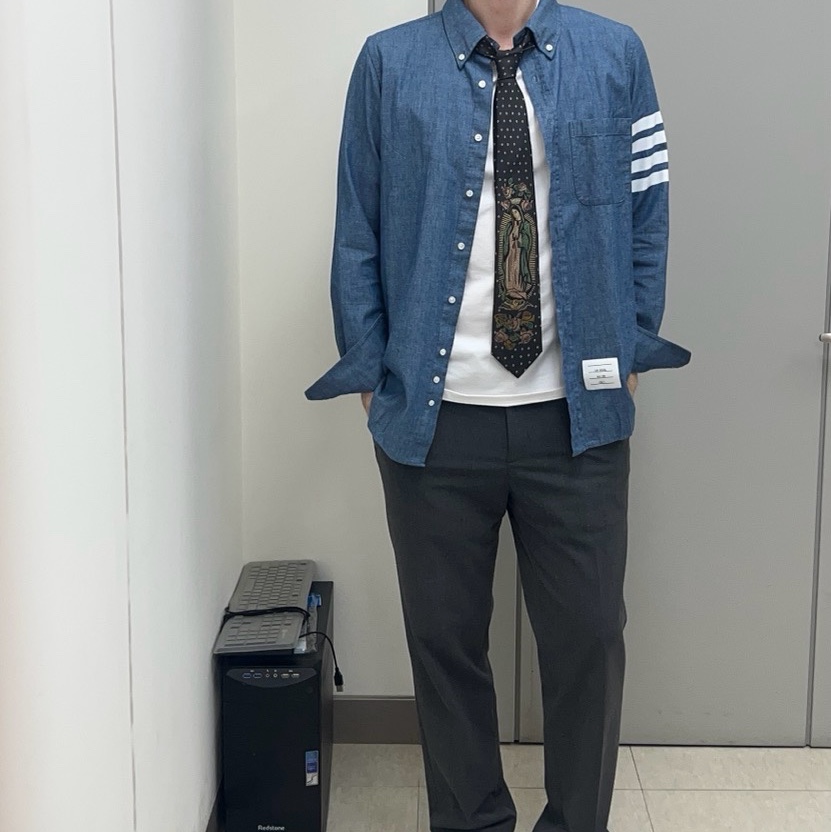 Thom Browne Chambray Printed 4-Bar Nametag Straight Fit Shirt Blue, Kapital Silk Twill Maria Tie Black 착용 스타일 - 1