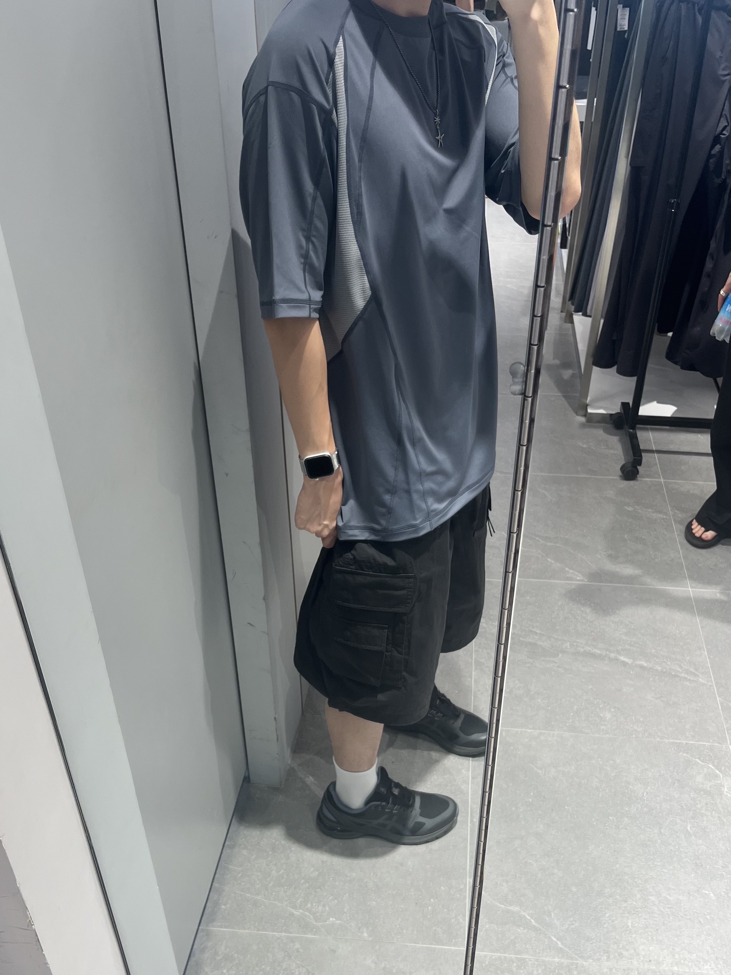 Musinsa Standard City Leisure CN Belted Multi Pocket Cargo Bermuda Pants Black, Asics x Sansan Gear Gel-Terrain Phantom Moon Mist 착용 스타일 - 1