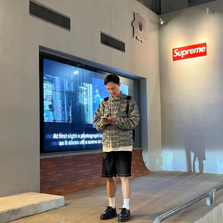 Supreme Denim Chore Trucker Jacket Stripe - 24SS 착용 스타일 - 2