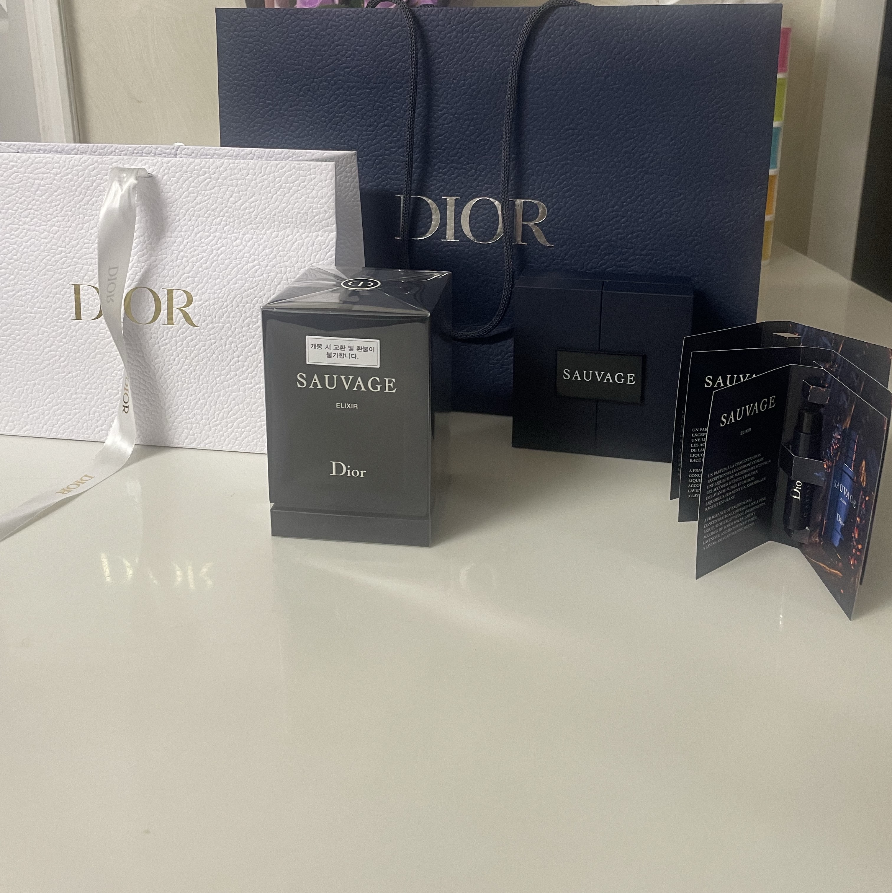 Dior Sauvage Elixir 100ml, Byredo Blanche Eau De Parfum 100ml 착용 스타일 - 1