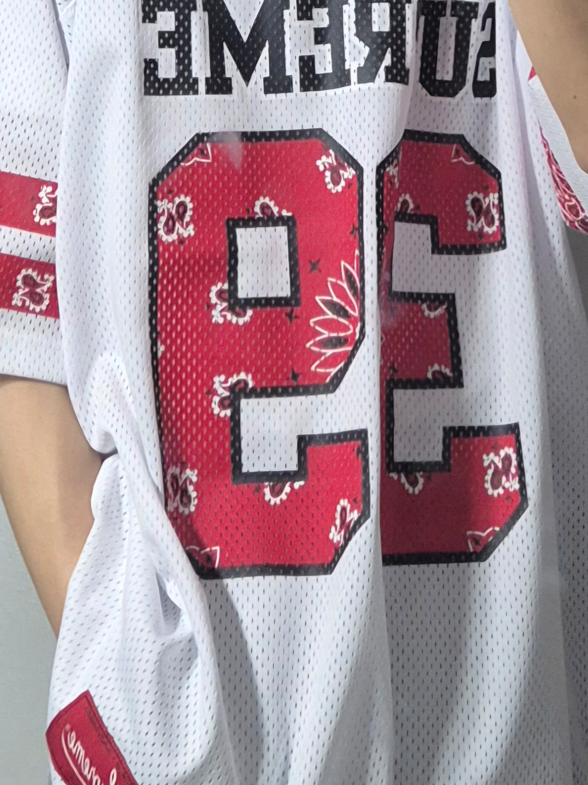Supreme Bandana Football Jersey White - 25SS 착용 스타일 - 3