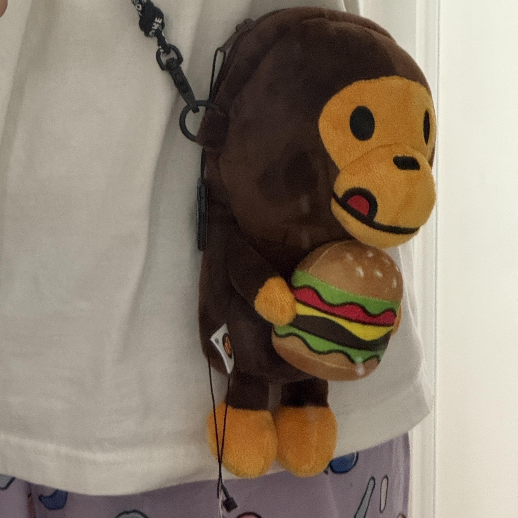 BAPE Baby Milo Mobile Bag 1 Brown 착용 스타일