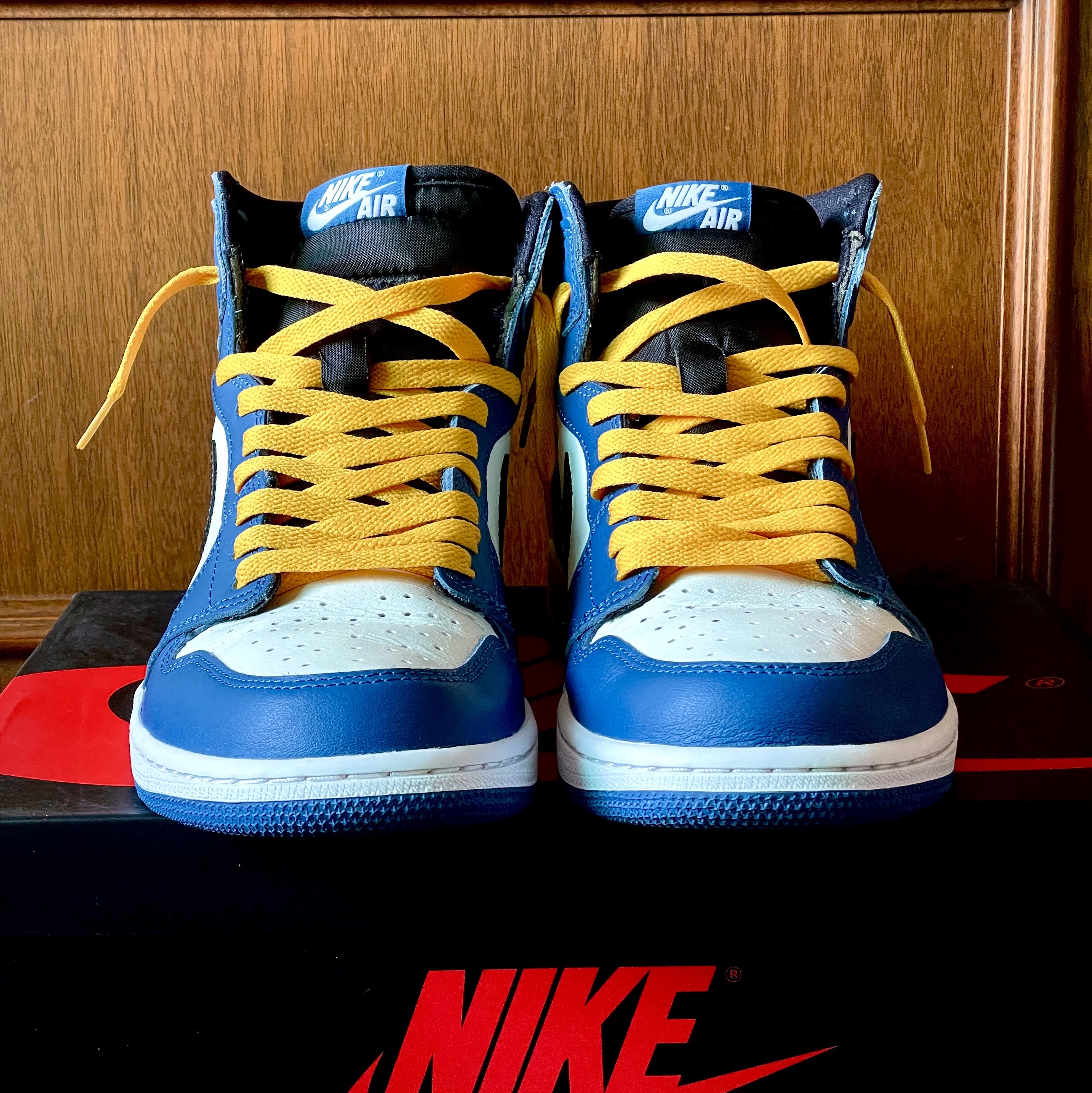Jordan 1 Retro High OG Dark Marina Blue 착용 스타일 - 2