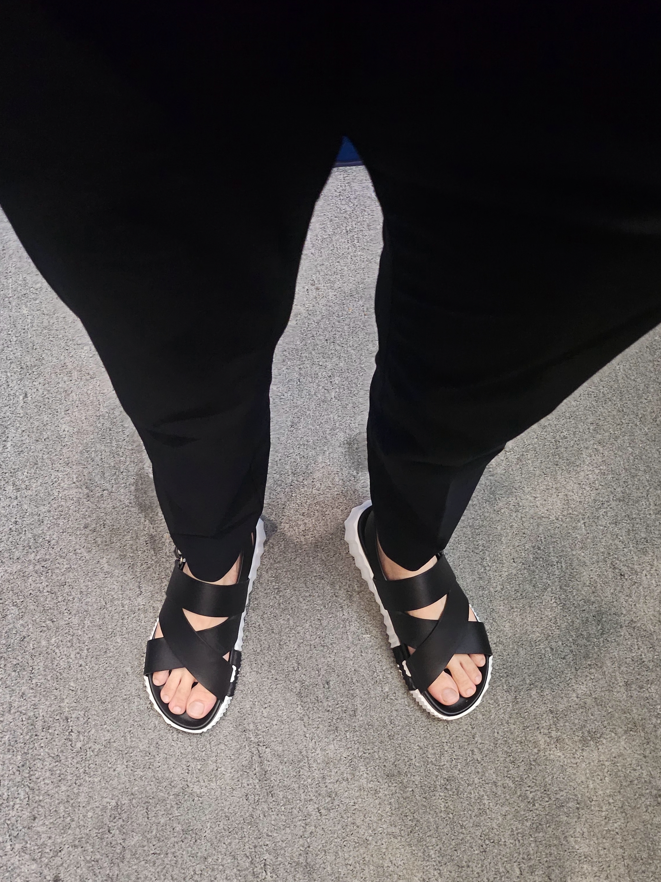 Hermes Electric Sandal Calfskin & Noir 착용 스타일