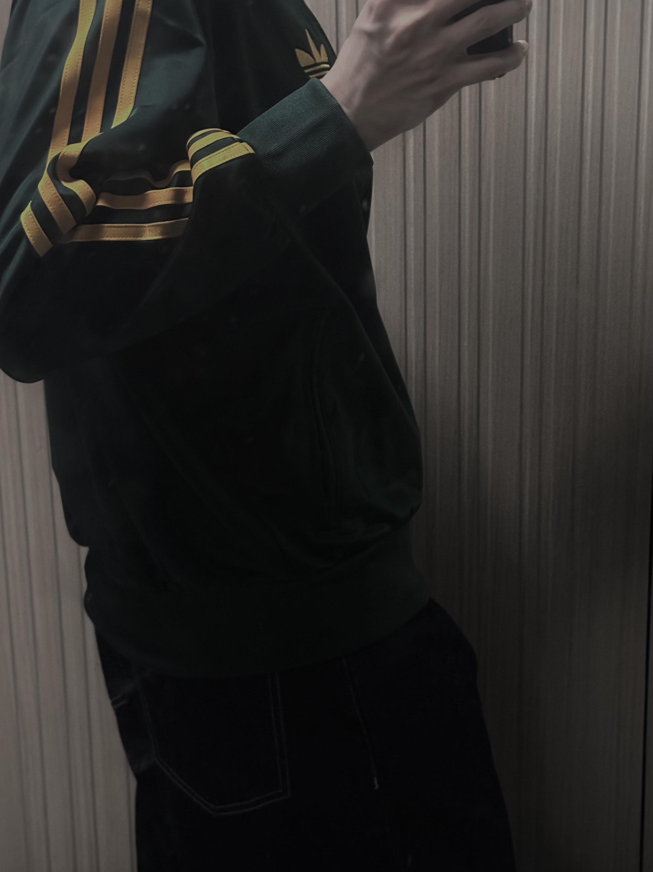 (W) Adidas Adicolor Classic Firebird Loose Track Top Collegiate Green Crew Yellow - KR Sizing 착용 스타일 - 3