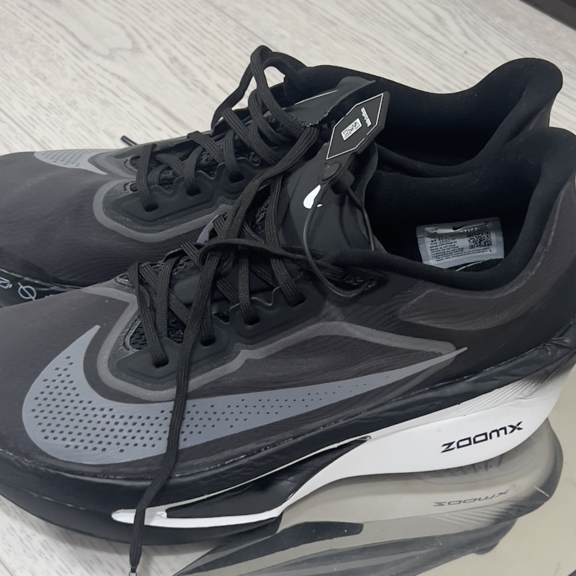 Nike Zoom Fly 6 Black Light Smoke Grey 착용 스타일