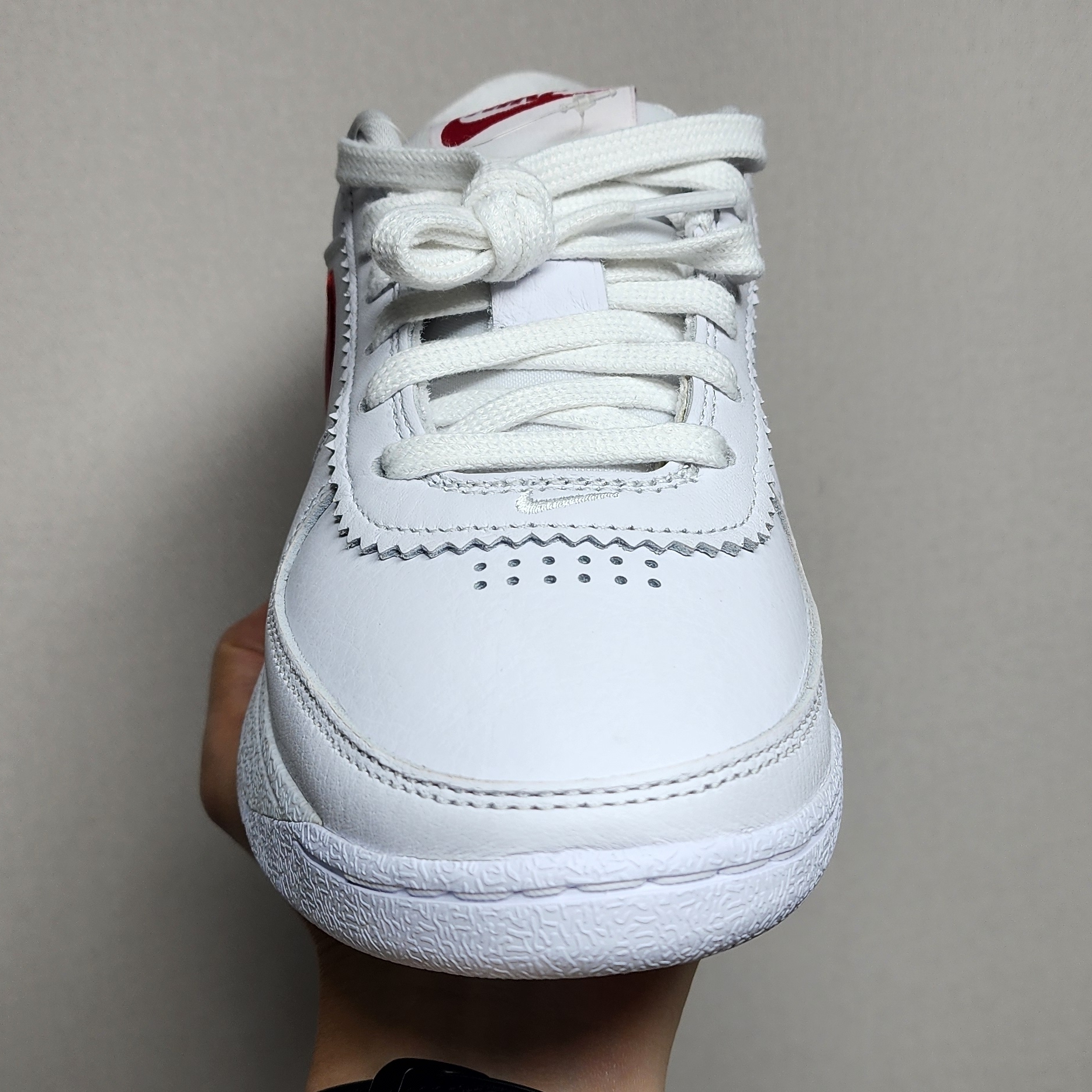 Nike Book 1 EP Forrest Gump 착용 스타일
