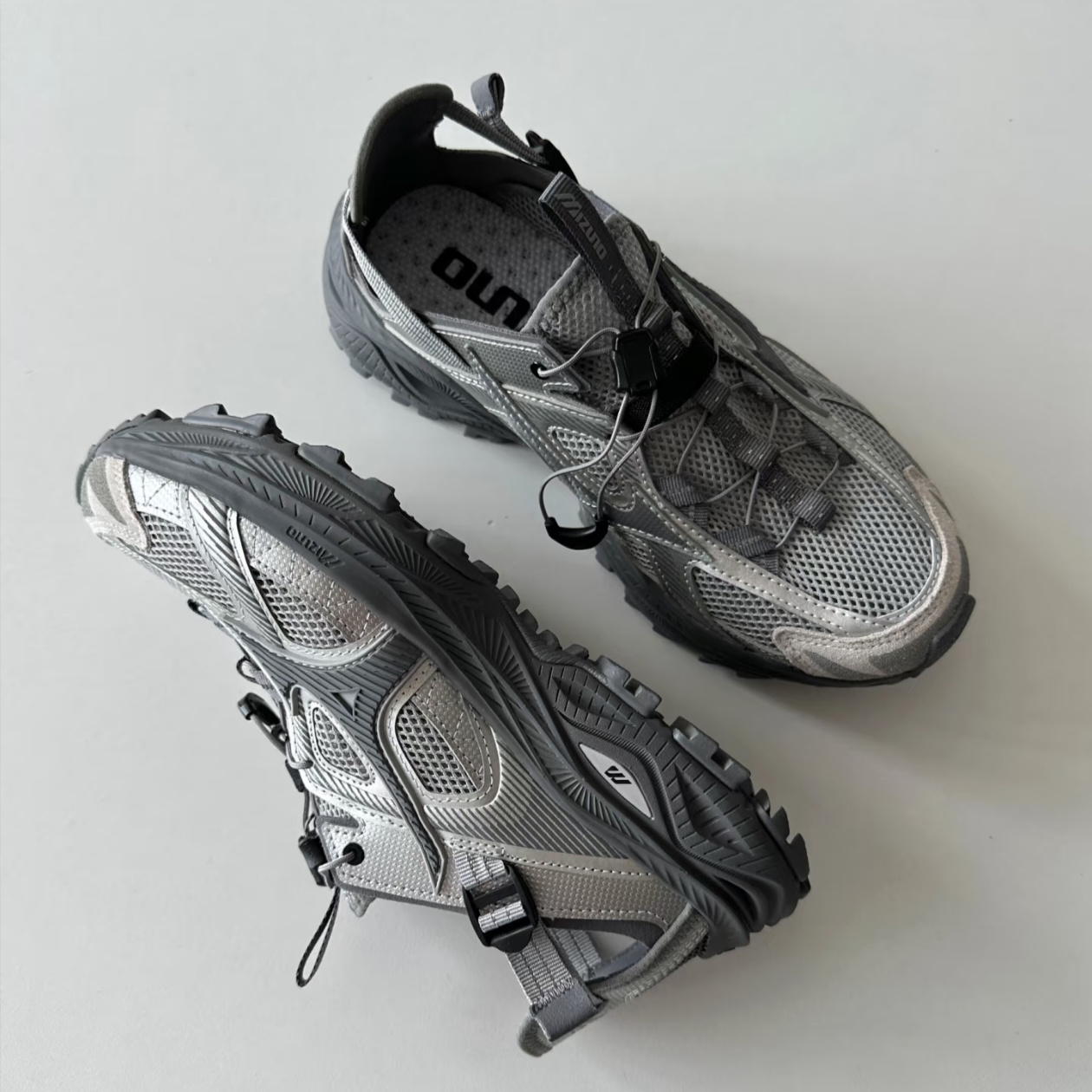 Mizuno Racer Trail SE Black, Mizuno Racer Trail SE Silver Grey 착용 스타일