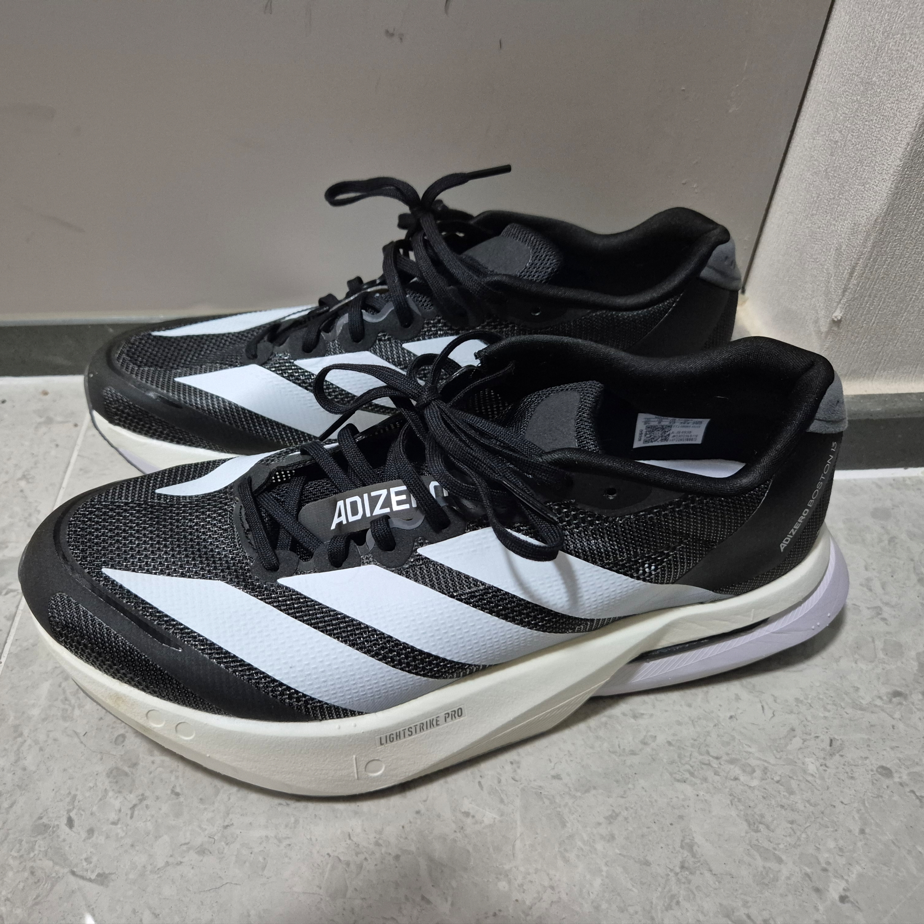 Adidas Adizero Boston 13 Core Black Cloud White 착용 스타일