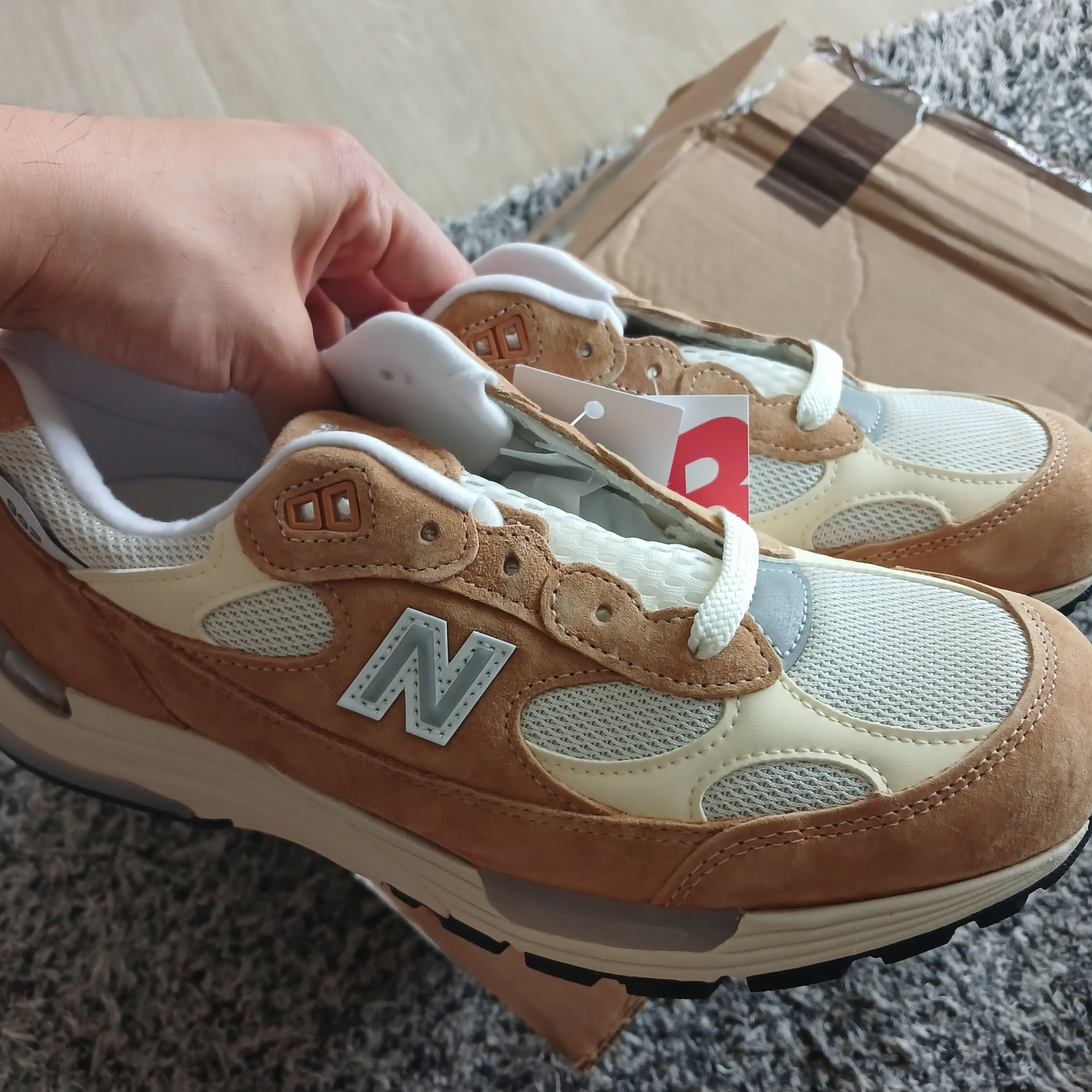 New Balance 992 Made in USA Sweet Caramel Calcium 착용 스타일