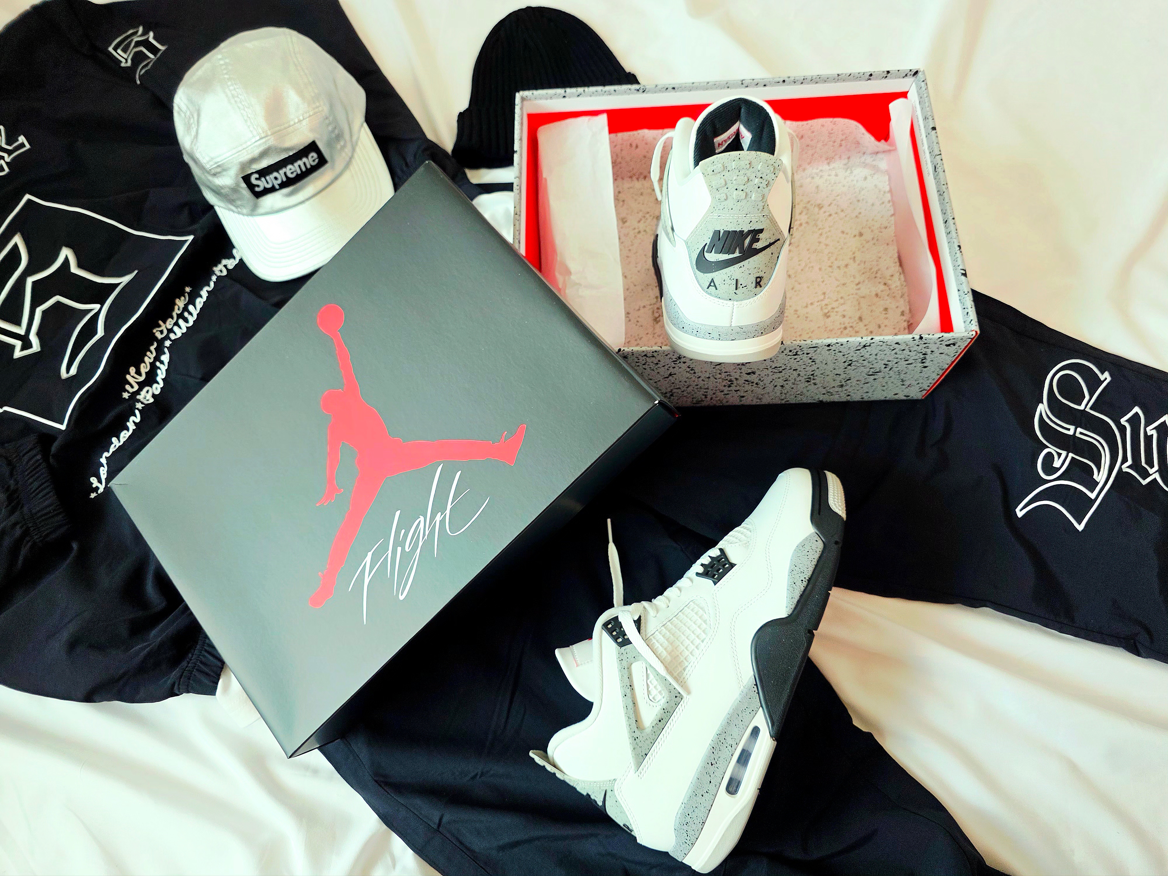 Jordan 4 Retro OG White Cement 2025, Supreme Old English Track Pants Black - 25SS 착용 스타일 - 7