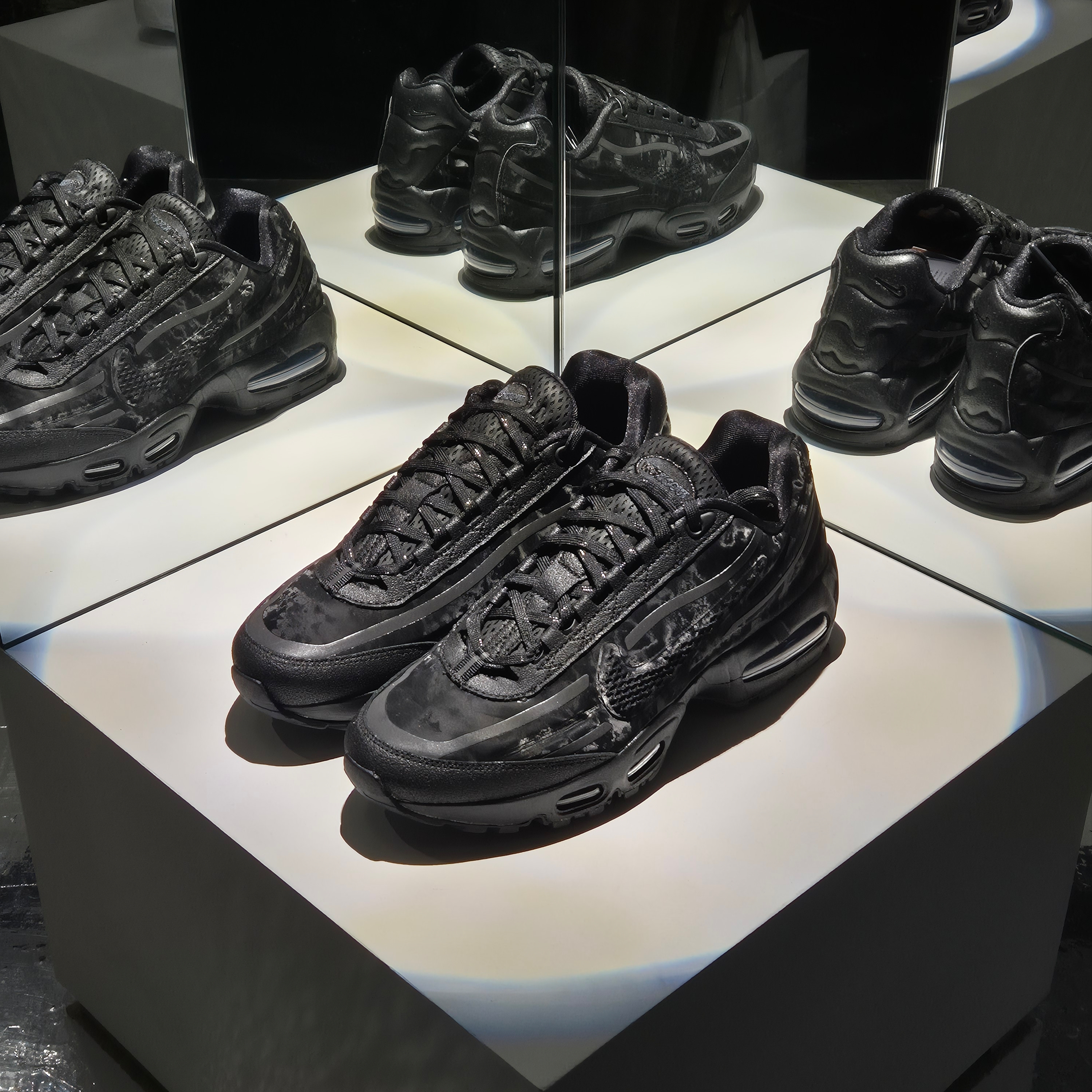 Nike x Worksout Air Max 95 Black Anthracite 착용 스타일