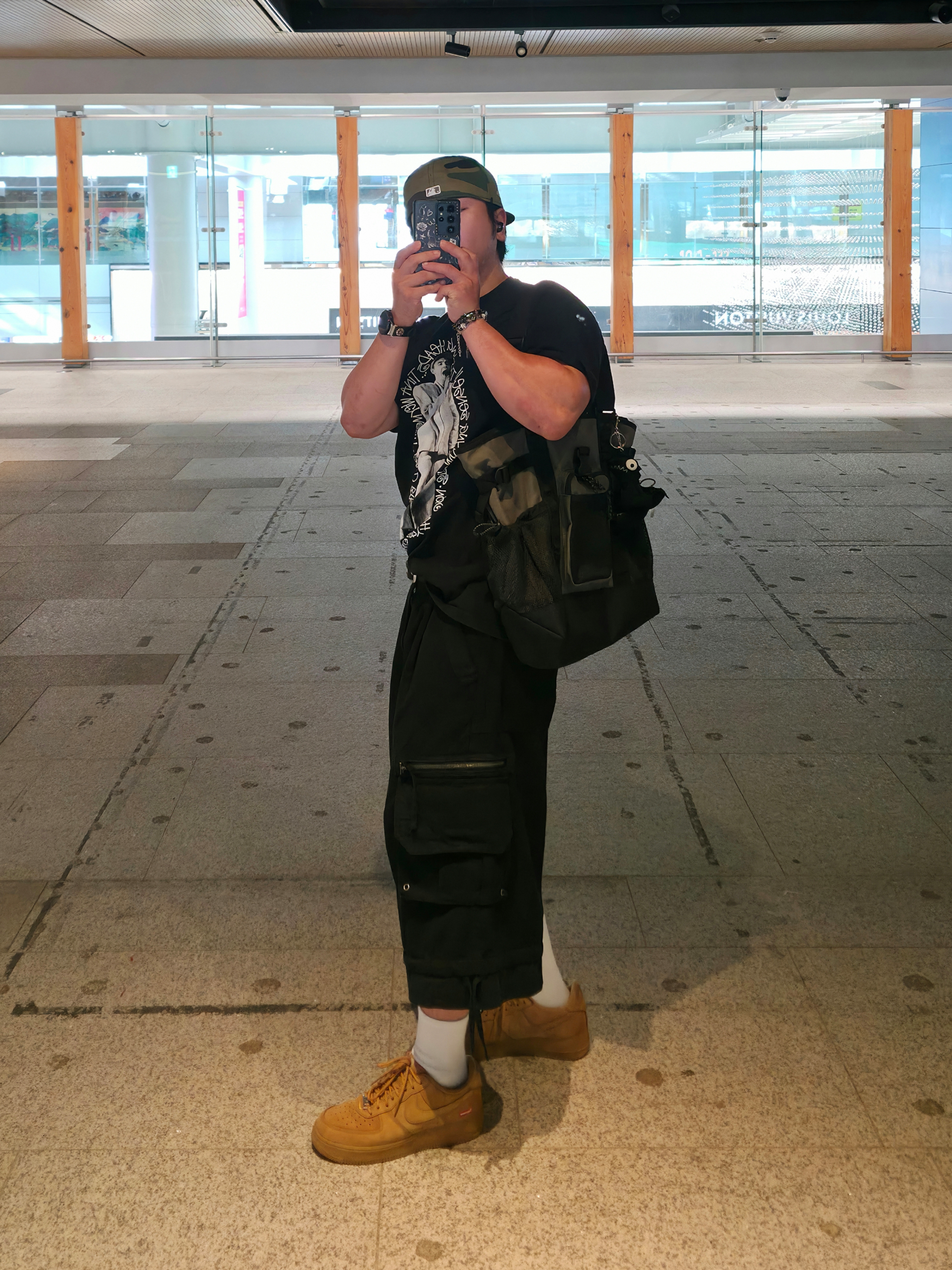 Stussy x Talking Heads Stop Making Sense T-Shirt Black, Nike x Supreme Air Force 1 Low Flax 착용 스타일 - 2