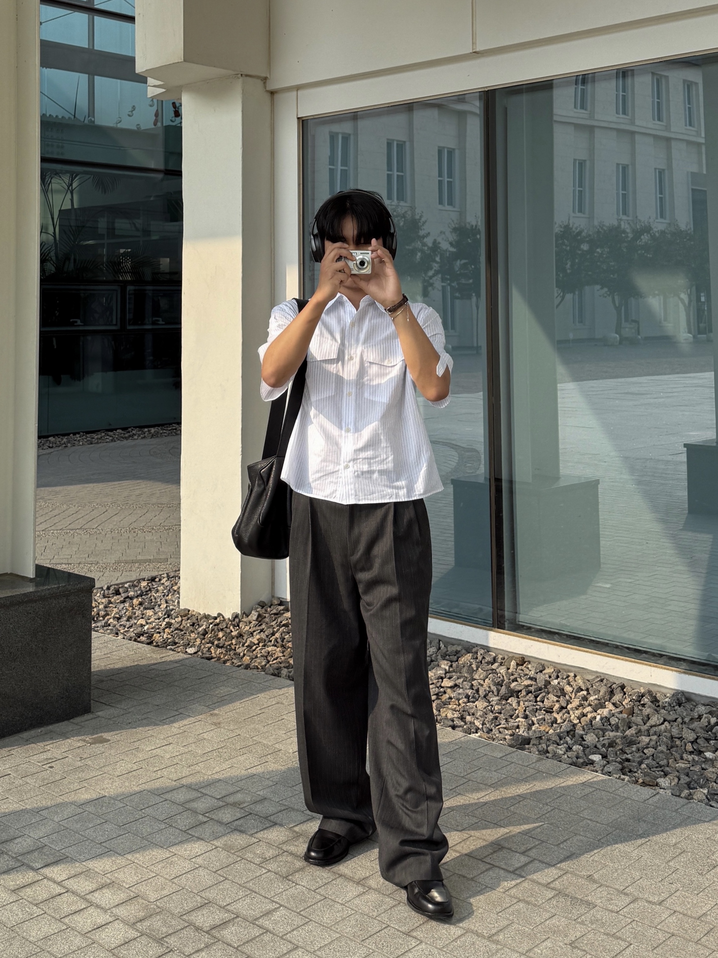Waviness Horizon Stripe Half shirts Blue Stripe, BOSE QC Ultra Black (Korean Ver.) 착용 스타일 - 1