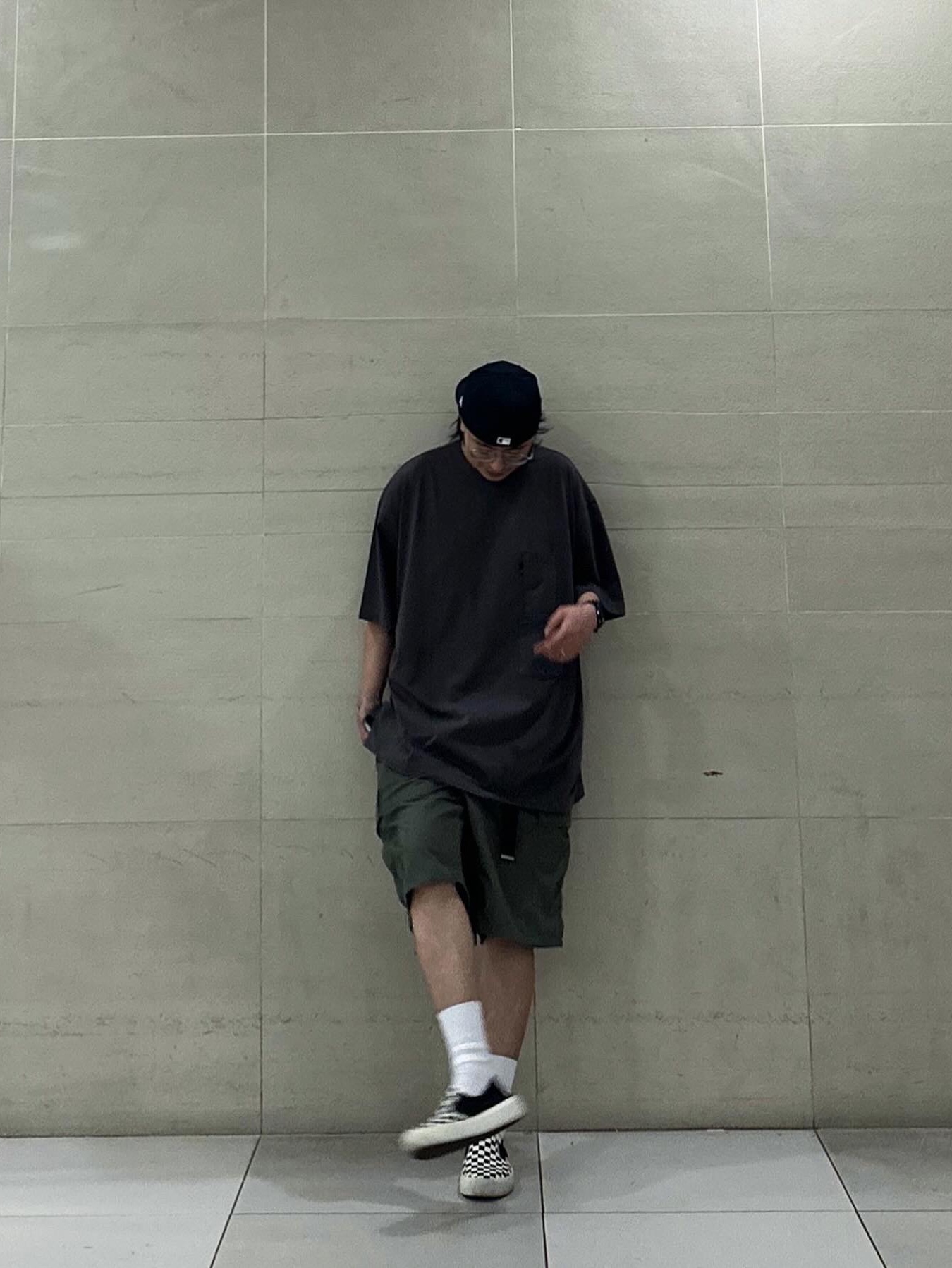 Vans Checkerboard Comfycush One Black, New Era 59Fifty MLB Authentic New York Yankees Game Navy 착용 스타일 - 2