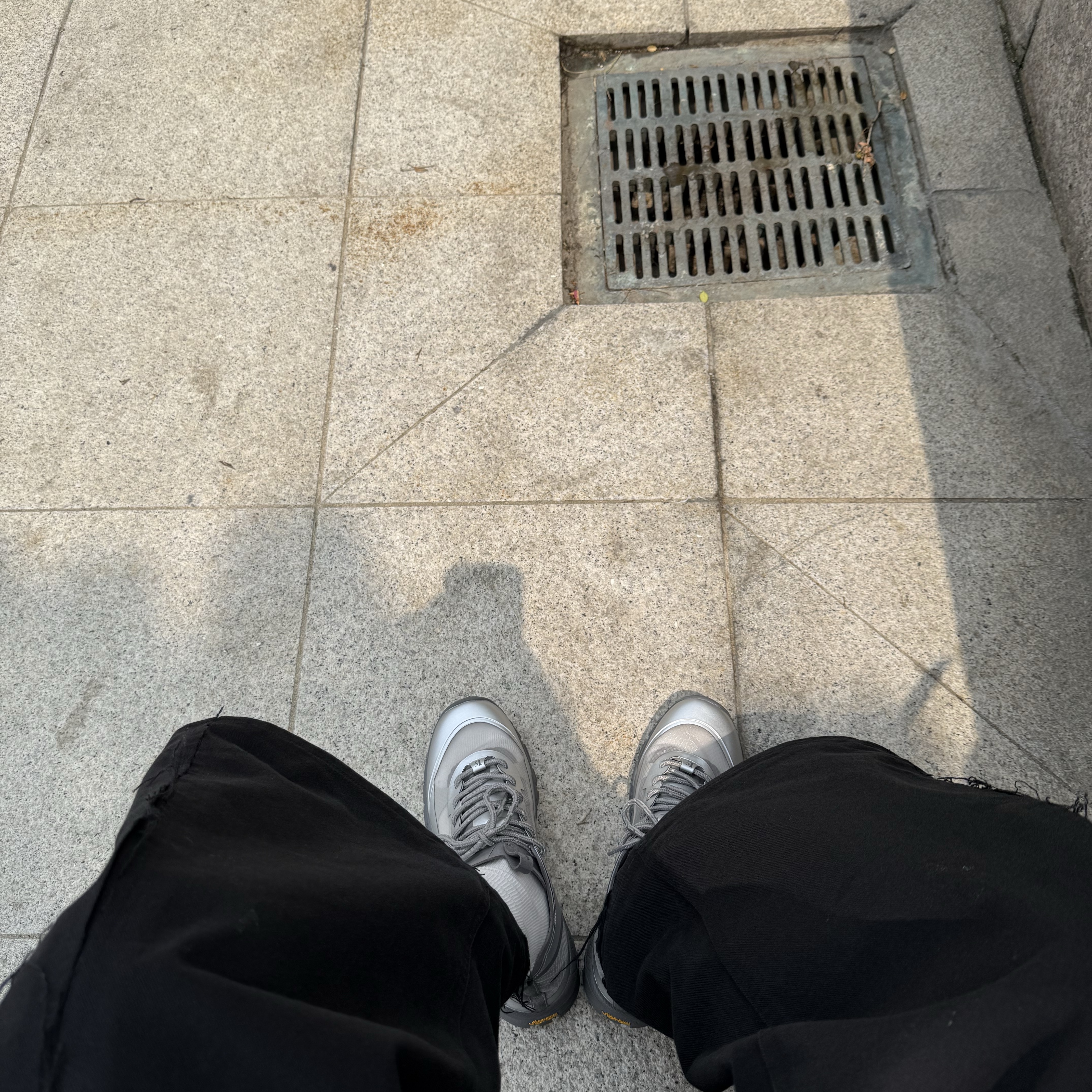 Low Classic T-1 Lc Vibram Sneakers Silver 착용 스타일