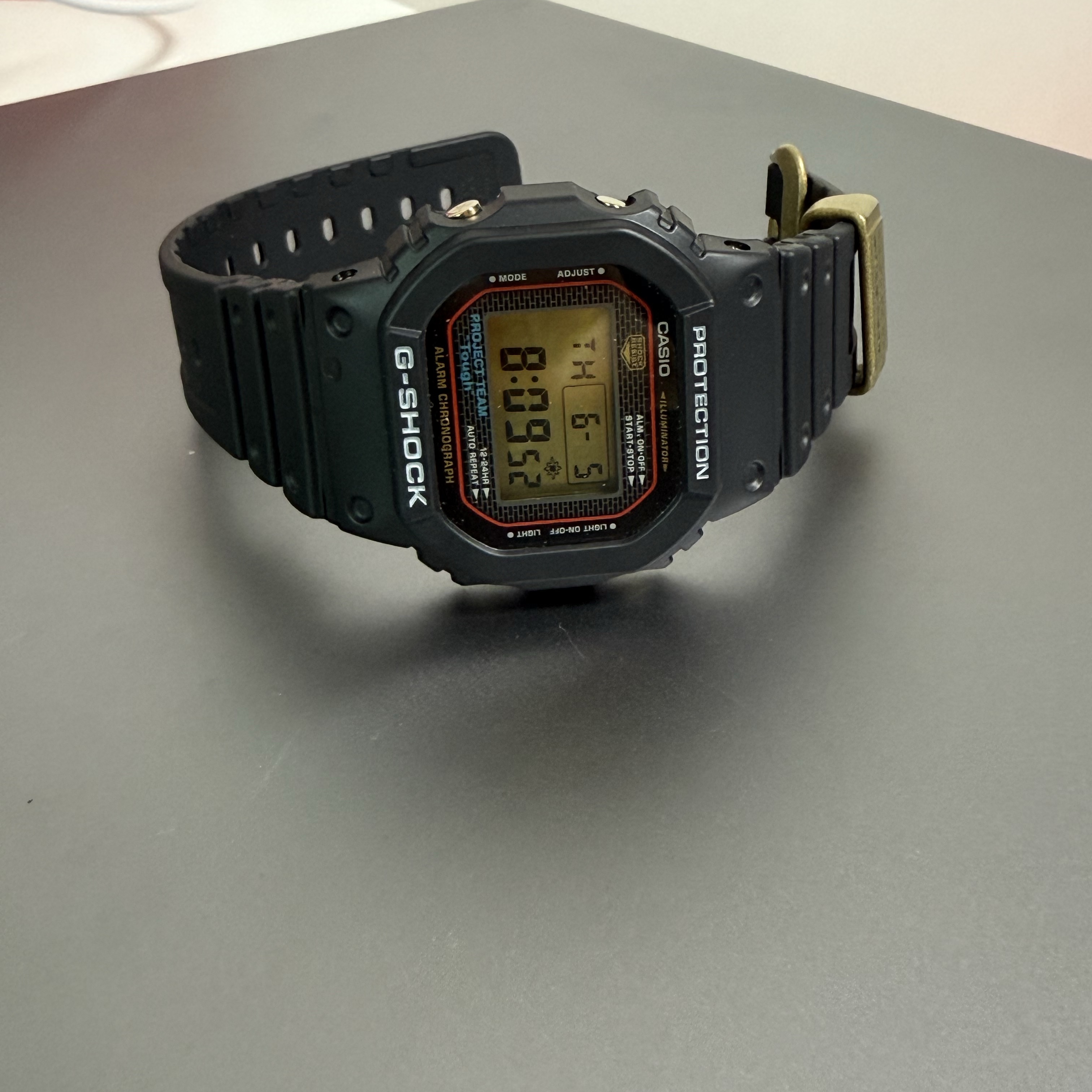 Casio G-Shock 40th Anniversary Recrystallized Series DW-5040PG-1 착용 스타일 - 1