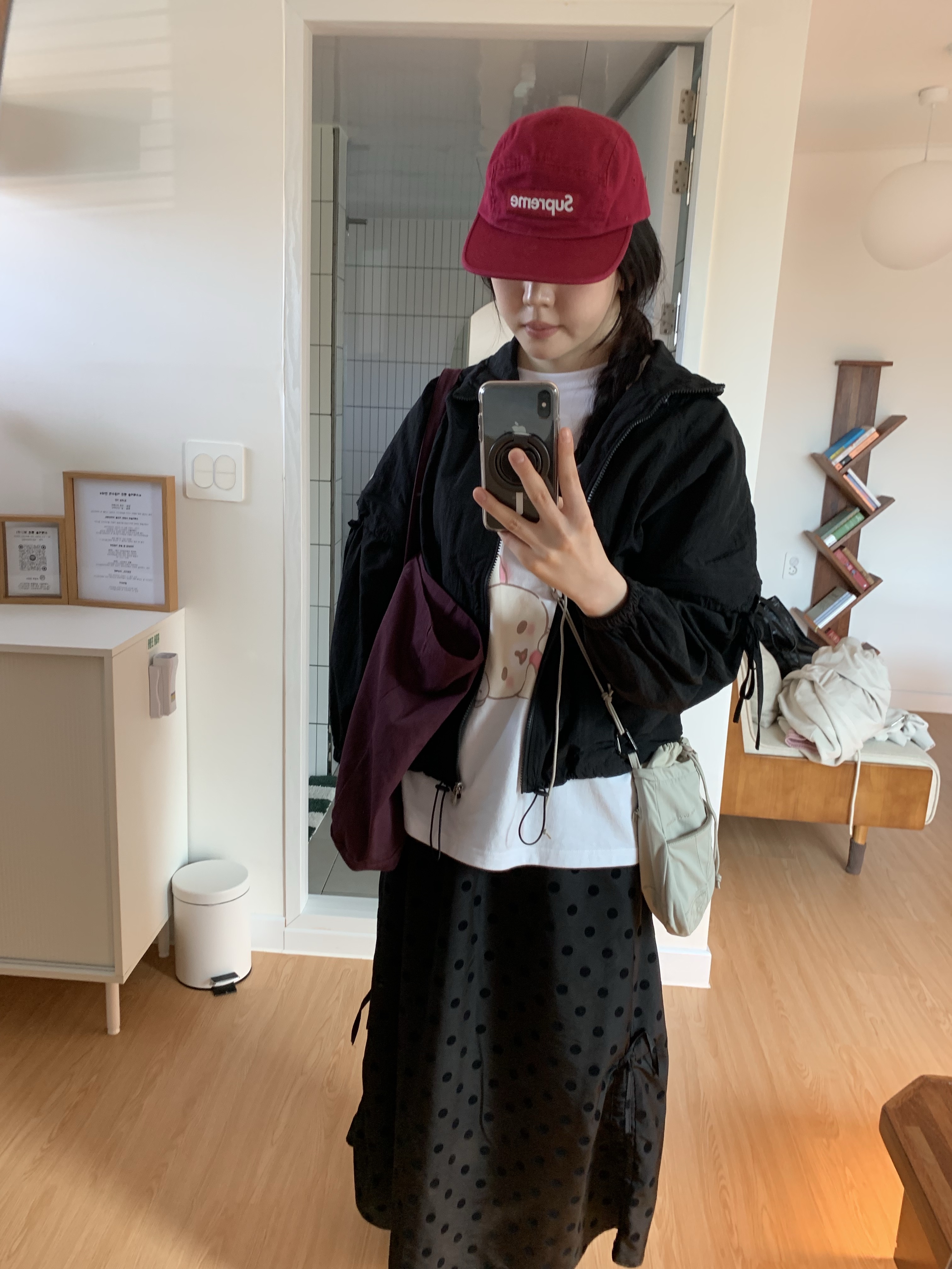 Supreme Washed Chino Twill Camp Cap Cranberry - 24FW, Sansan Gear Varied Cross Bag Beige 착용 스타일 - 1