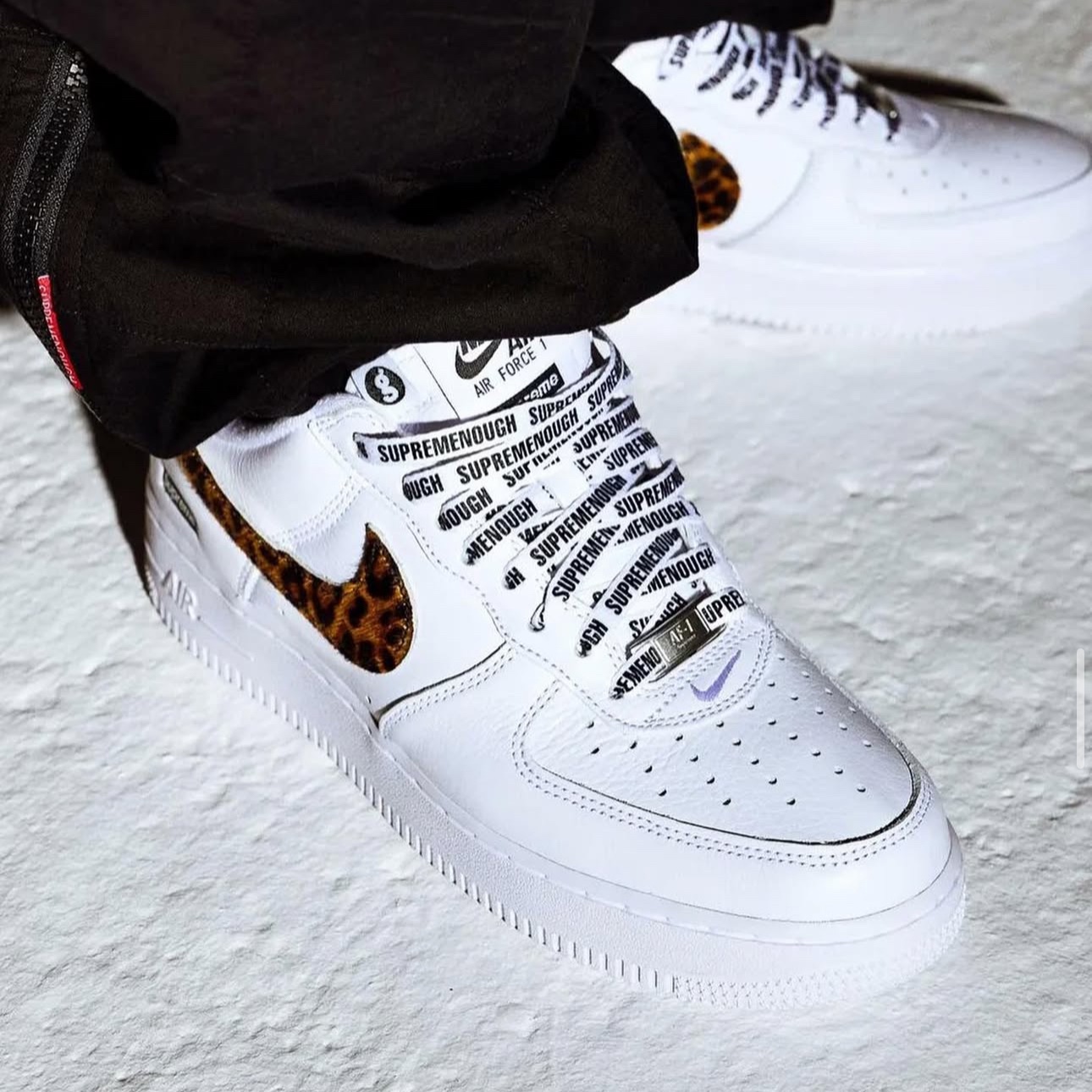 Nike x Supreme x GOODENOUGH Air Force 1 Low White - 25SS 착용 스타일 - 2