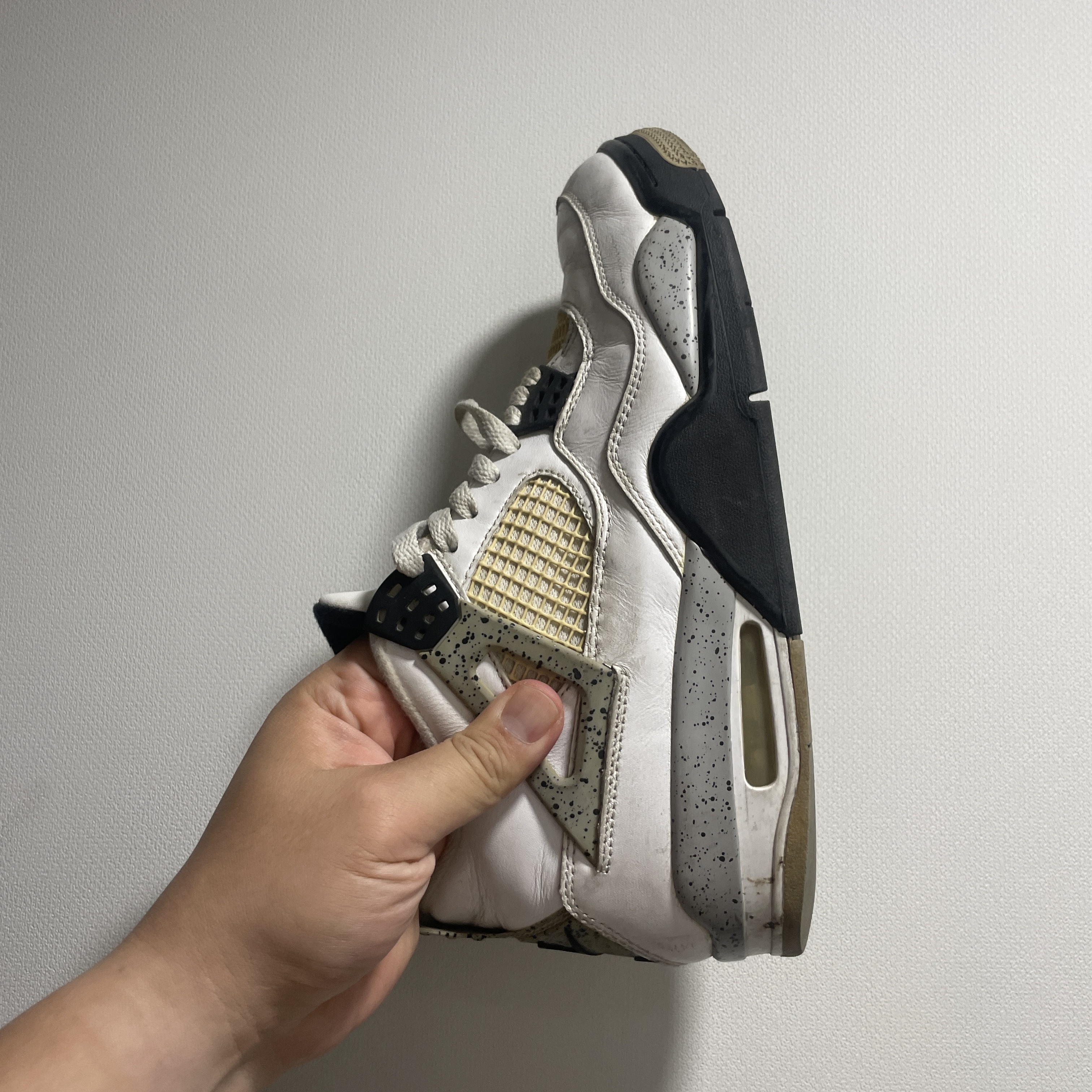 Jordan 4 Retro OG White Cement 2025, Jordan 4 Retro OG White Cement 2016 착용 스타일 - 2