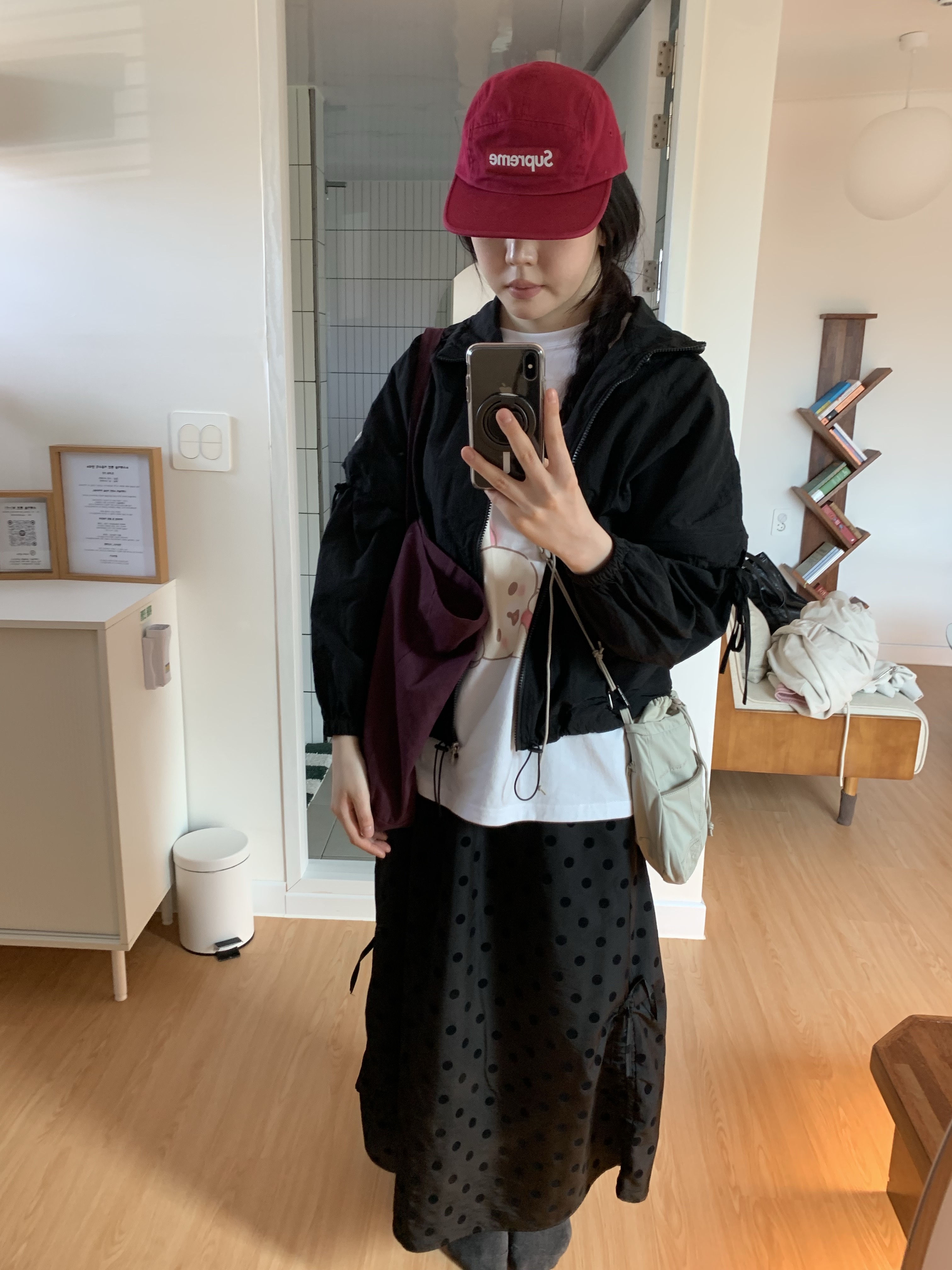Supreme Washed Chino Twill Camp Cap Cranberry - 24FW, Sansan Gear Varied Cross Bag Beige 착용 스타일 - 2